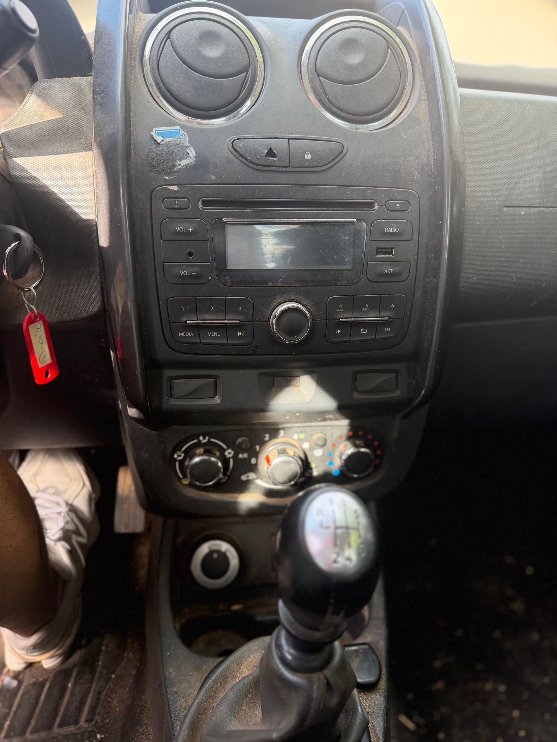 DACIA Duster 1.6 Lauréate 4x4-image-6