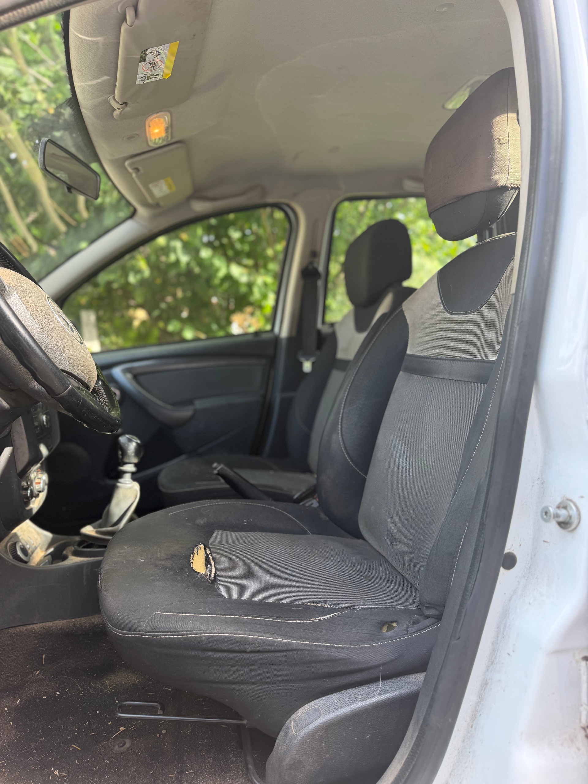 DACIA Duster 1.6 Lauréate 4x4-image-7