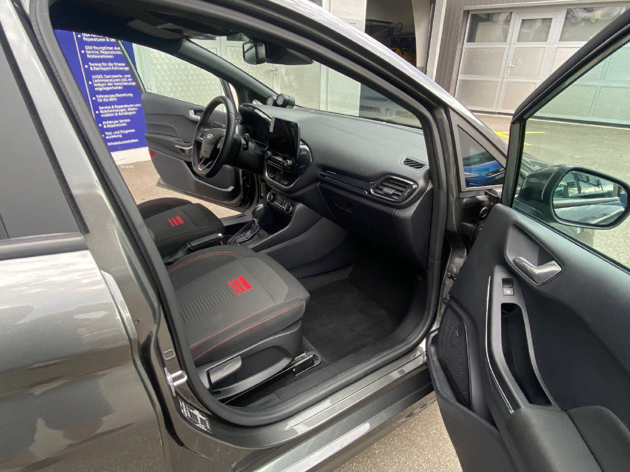 FORD Fiesta 1.0 EcoB Hybrid ST-Line X-image-11