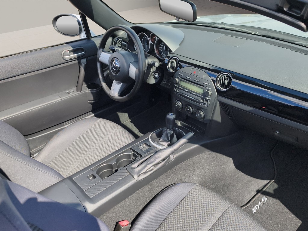 MAZDA MX-5 Roadster 1.8 Confort-image-12