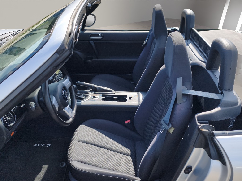 MAZDA MX-5 Roadster 1.8 Confort-image-4