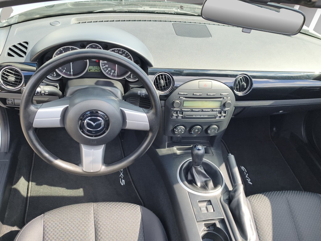 MAZDA MX-5 Roadster 1.8 Confort-image-6