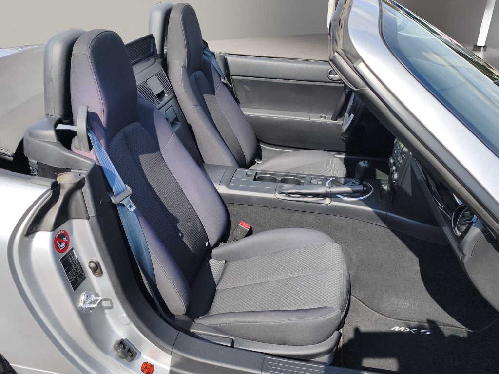 MAZDA MX-5 Roadster 1.8 Confort-image-9