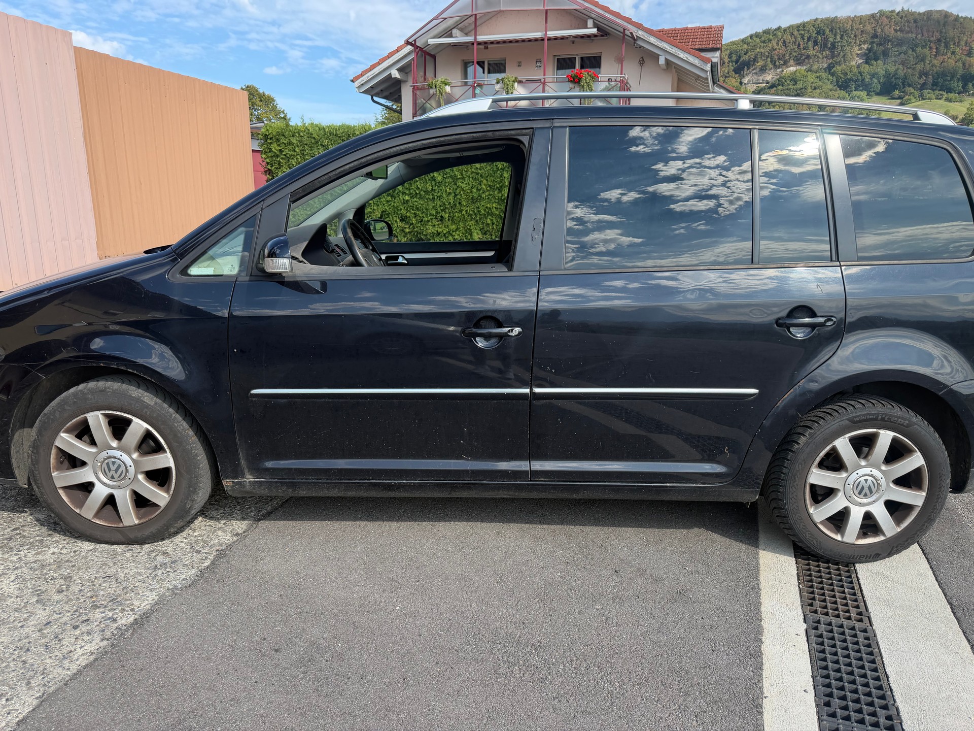 VW Touran 2.0 TDI Highline-image-7