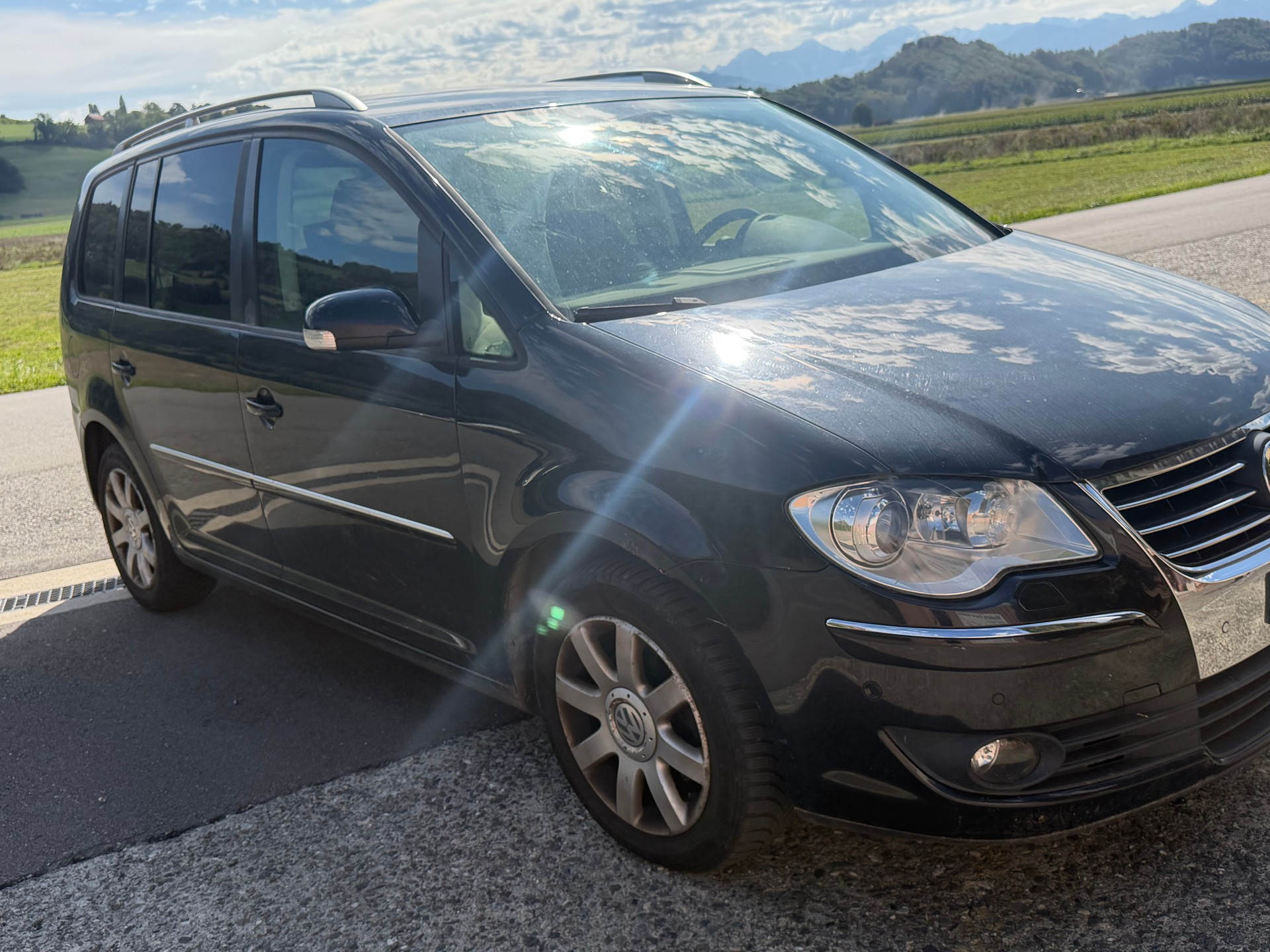 VW Touran 2.0 TDI Highline-image-3