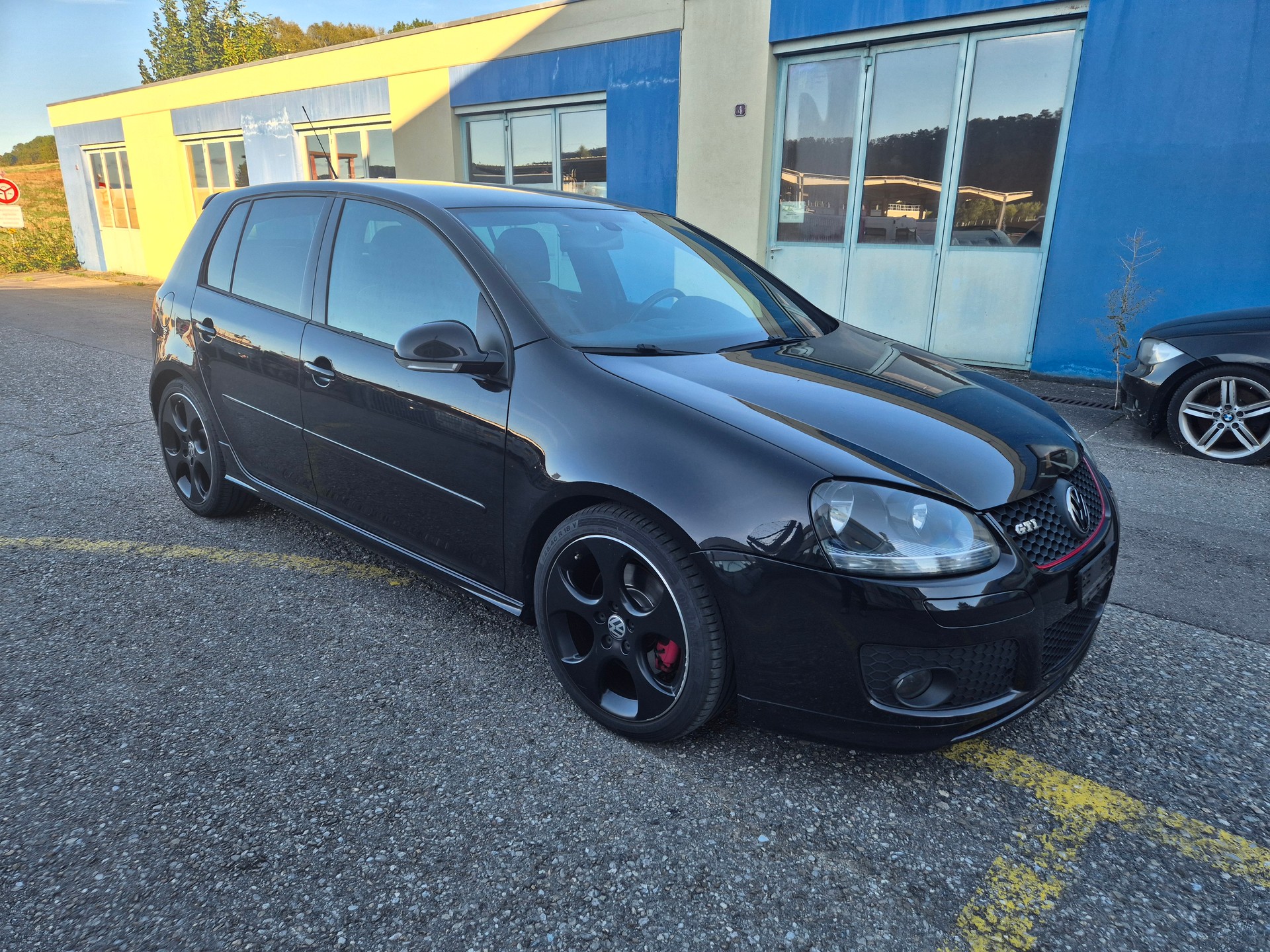 VW Golf 2.0 TFSI GTI Edition 30-image-1