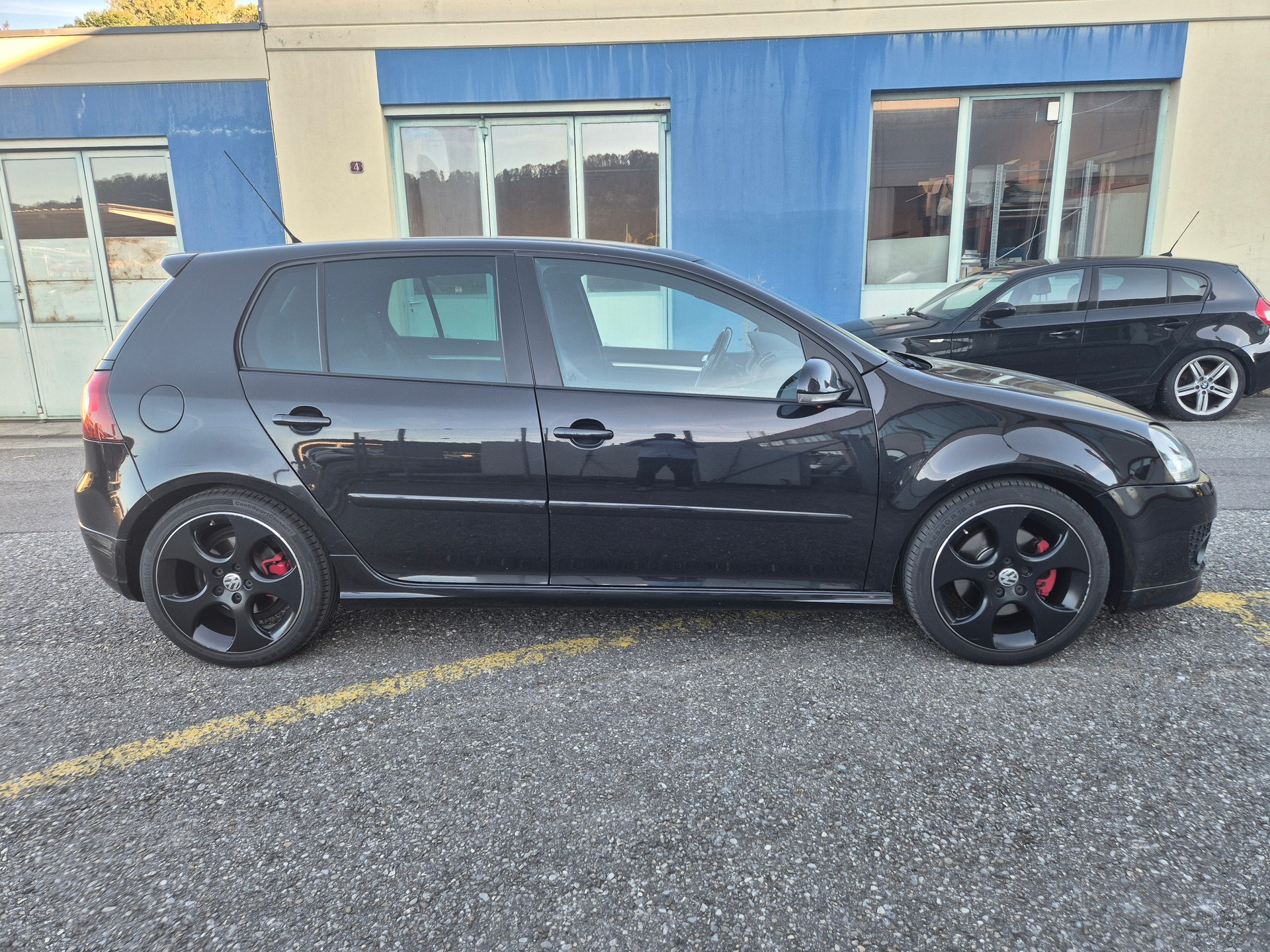 VW Golf 2.0 TFSI GTI Edition 30-image-9