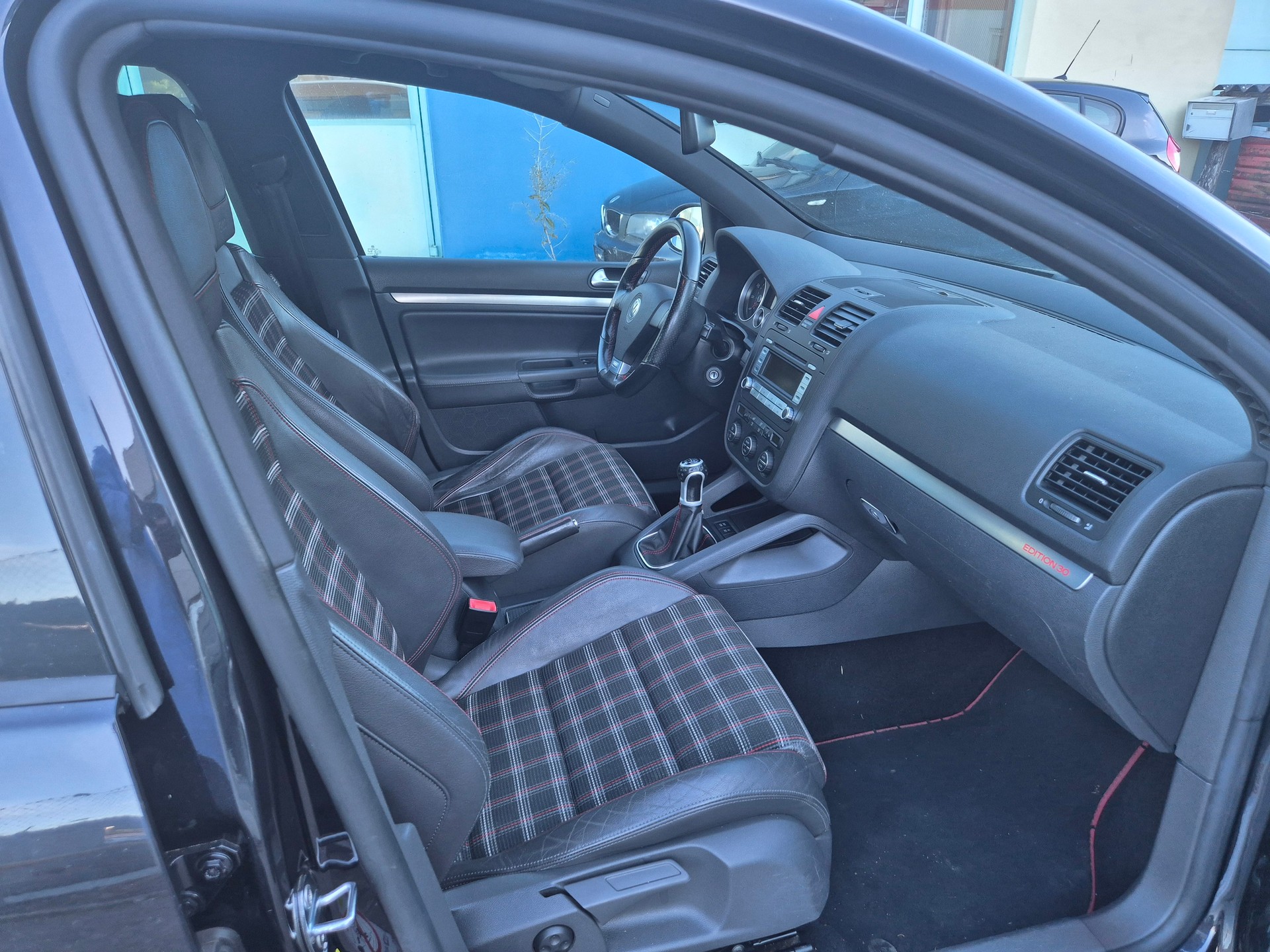 VW Golf 2.0 TFSI GTI Edition 30-image-13