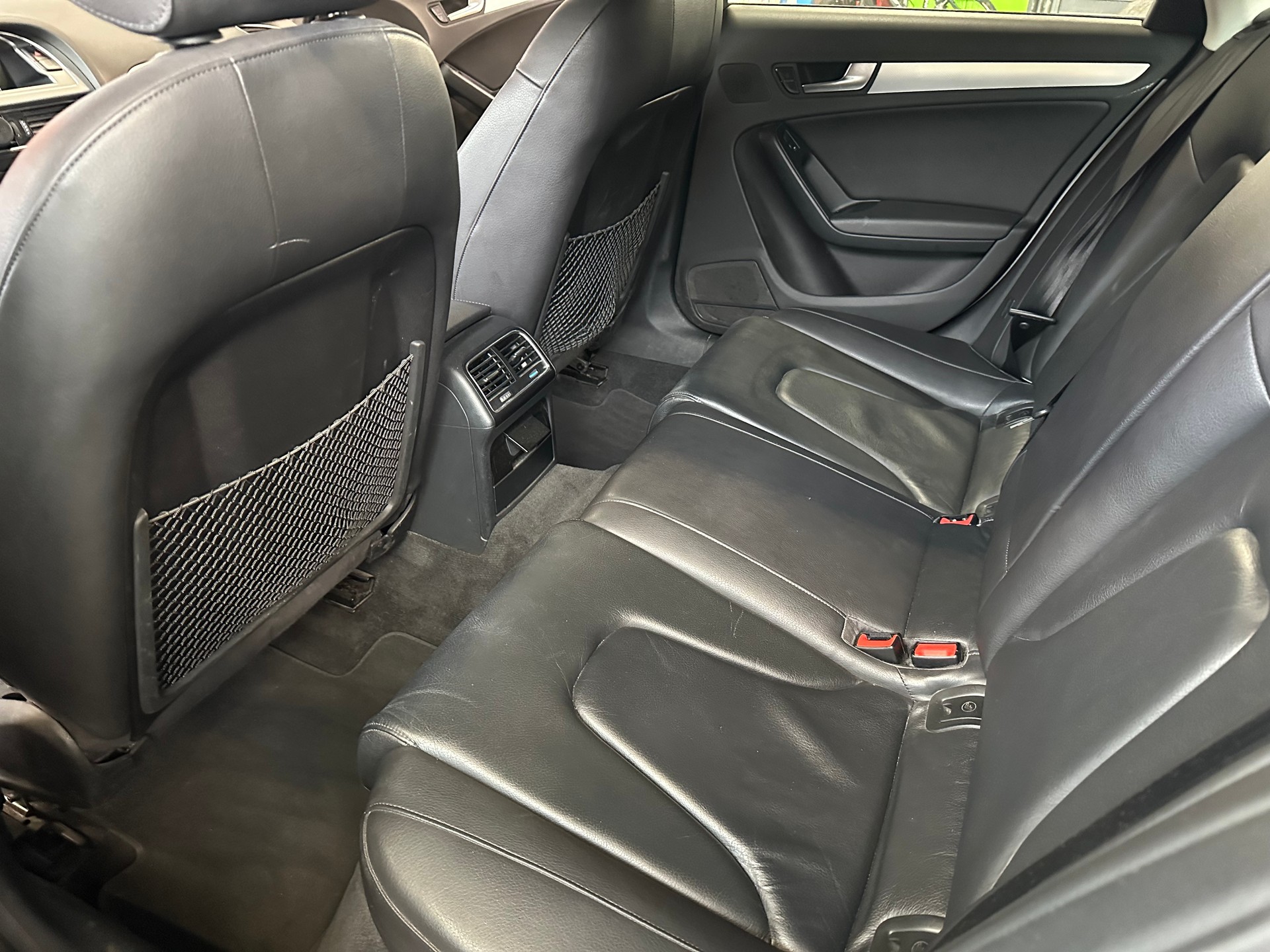 AUDI A4 Limousine 2.0 TFSI quattro S-tronic-image-13