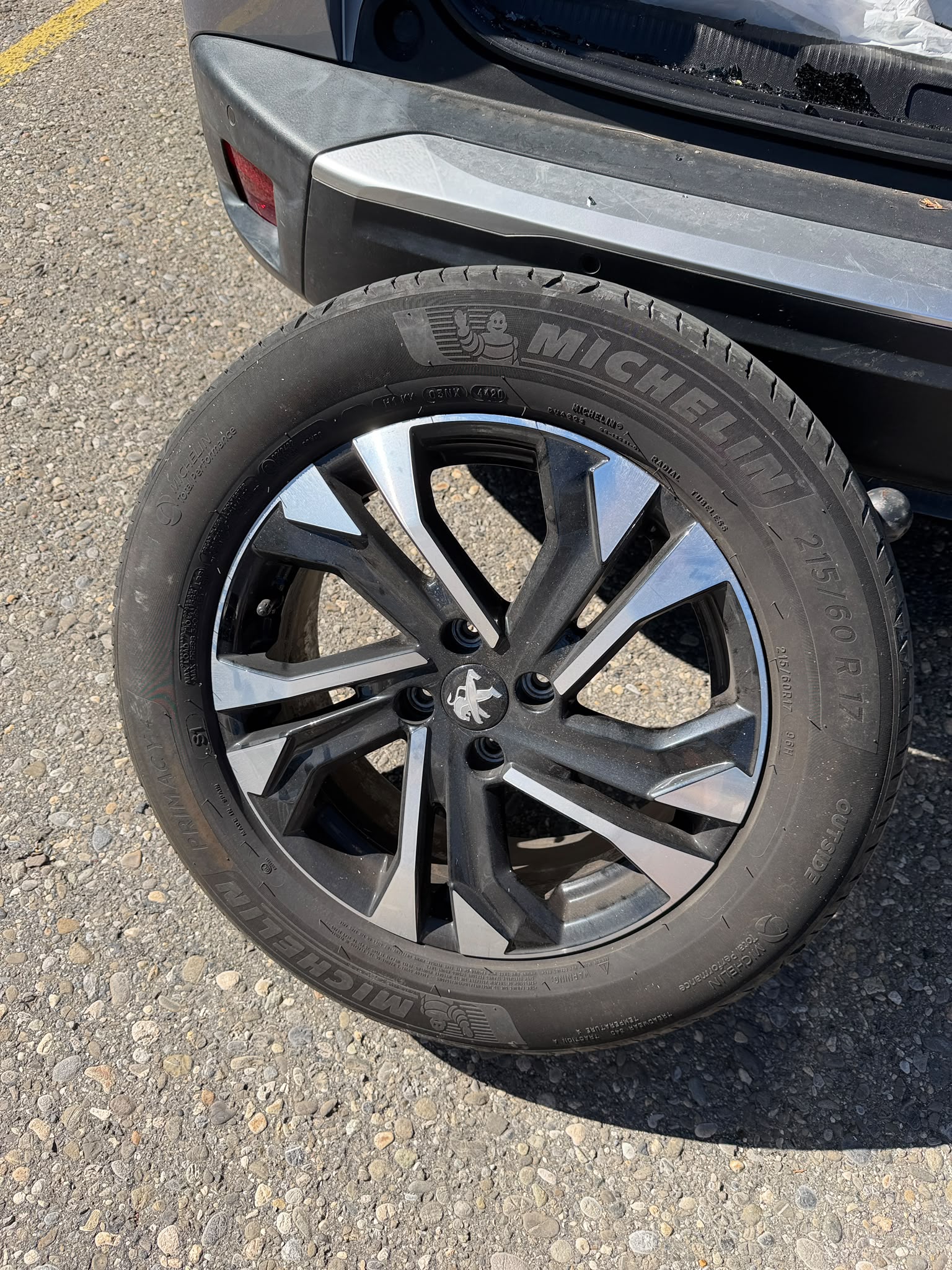 PEUGEOT 2008 1.2 PureTech Allure EAT8-image-11