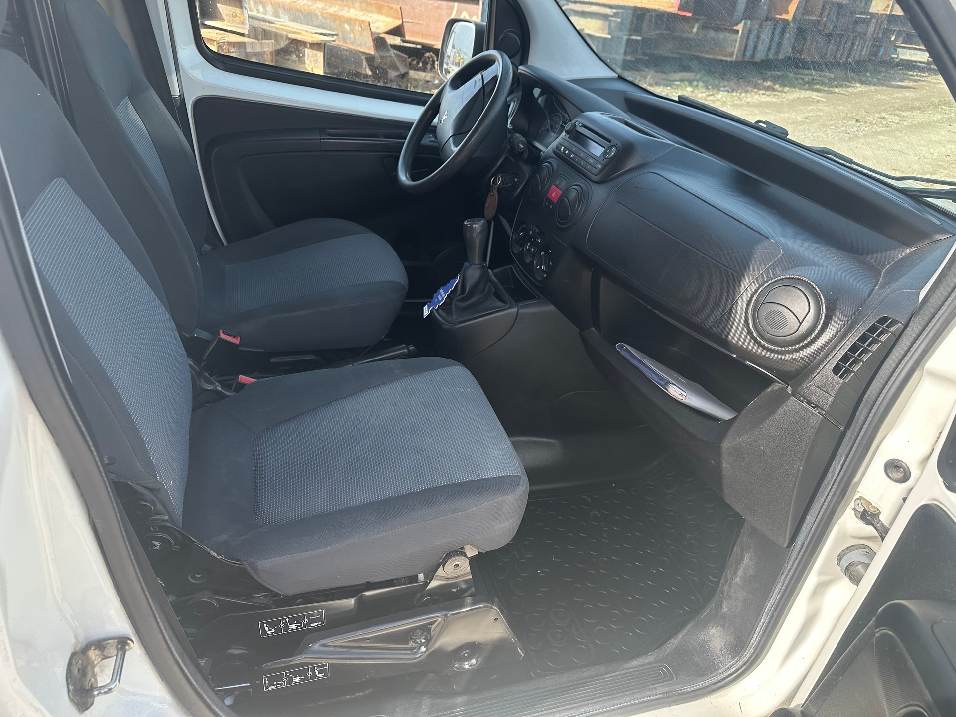PEUGEOT Bipper 1.3 HDi-image-8