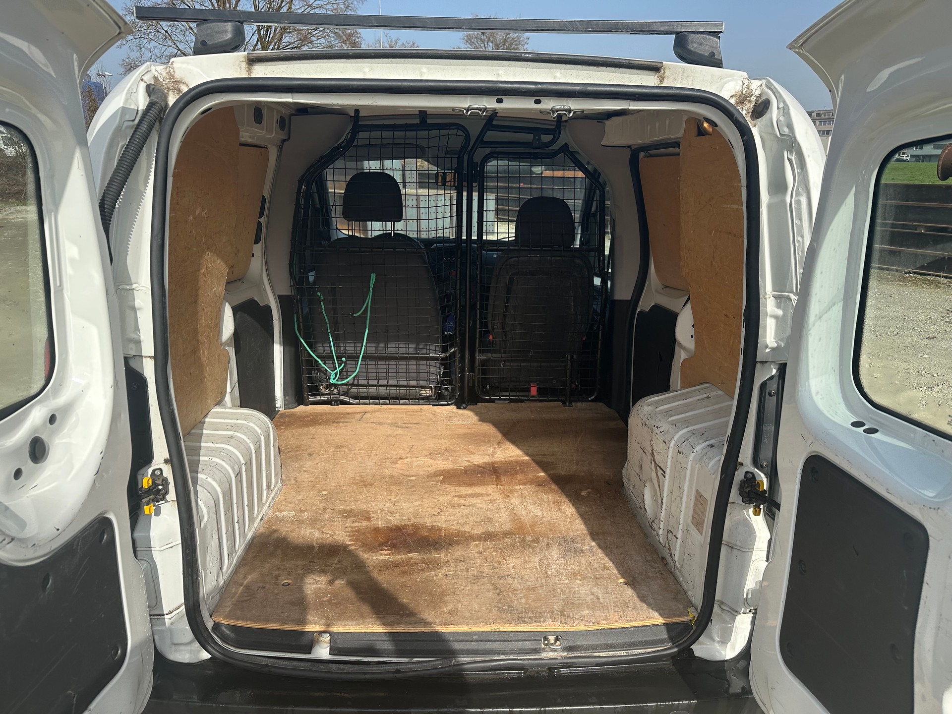 PEUGEOT Bipper 1.3 HDi-image-12