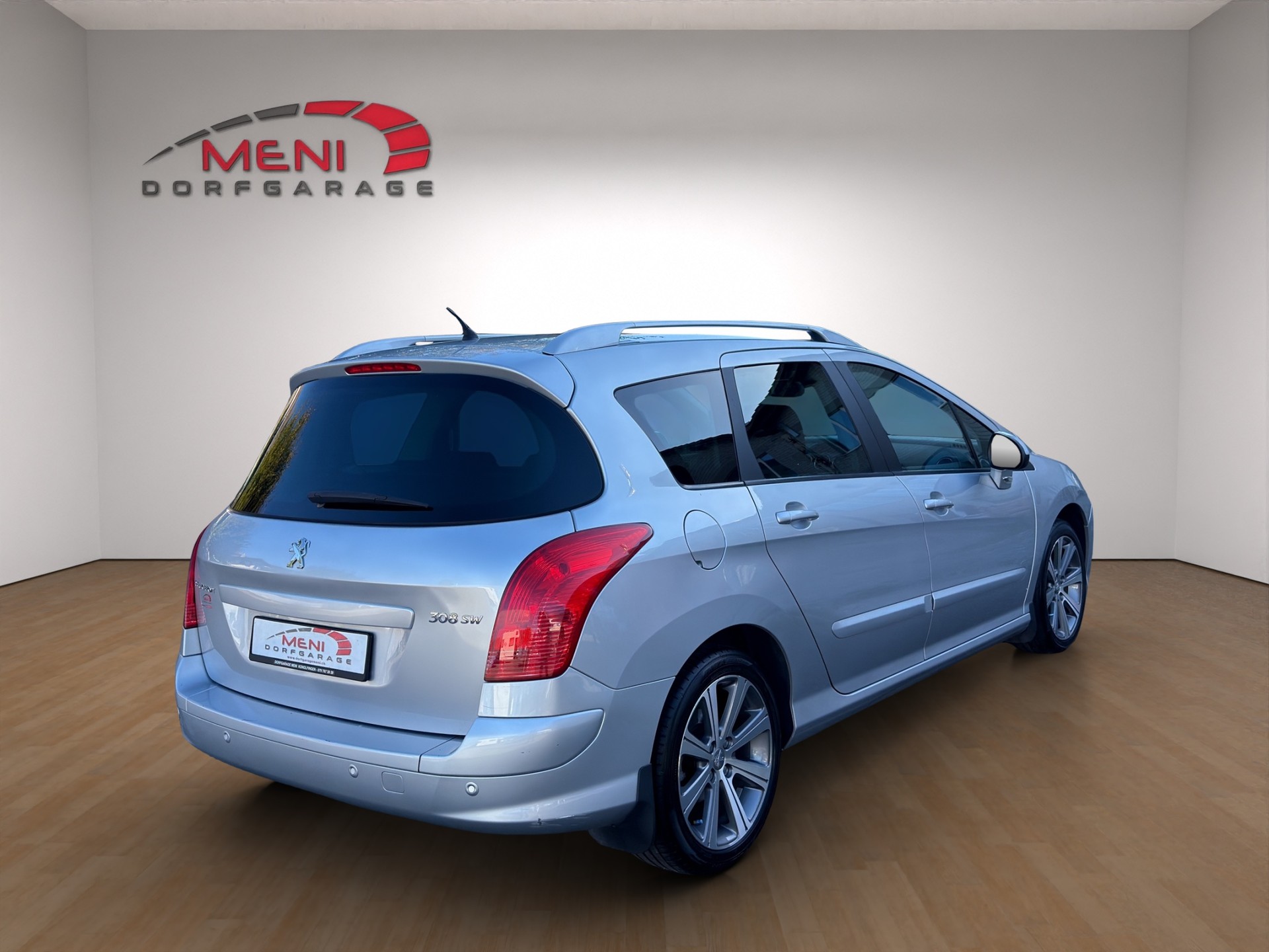 PEUGEOT 308 SW 1.6 16V Turbo Millesim 200 Automatic-image-6