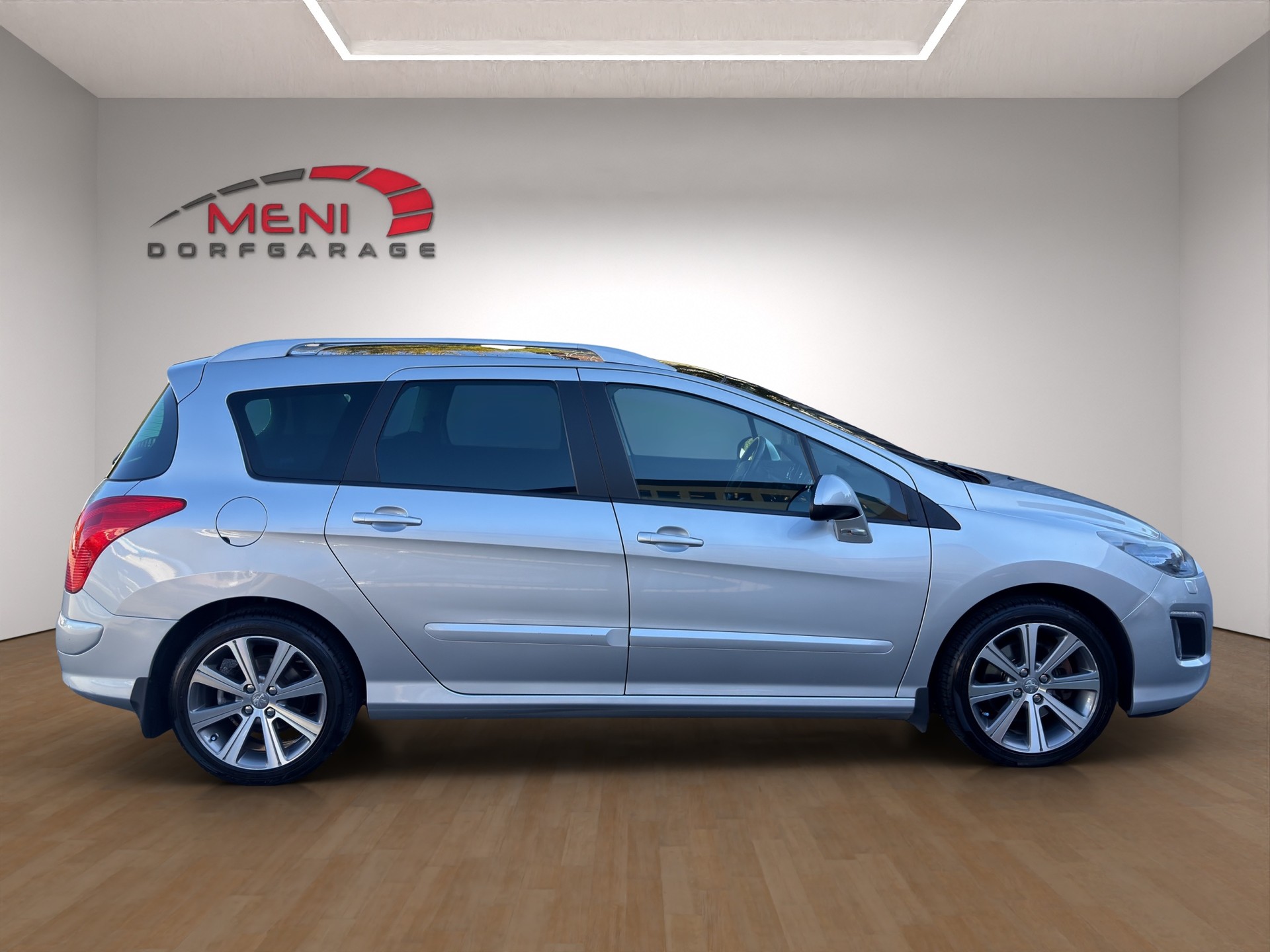 PEUGEOT 308 SW 1.6 16V Turbo Millesim 200 Automatic-image-7