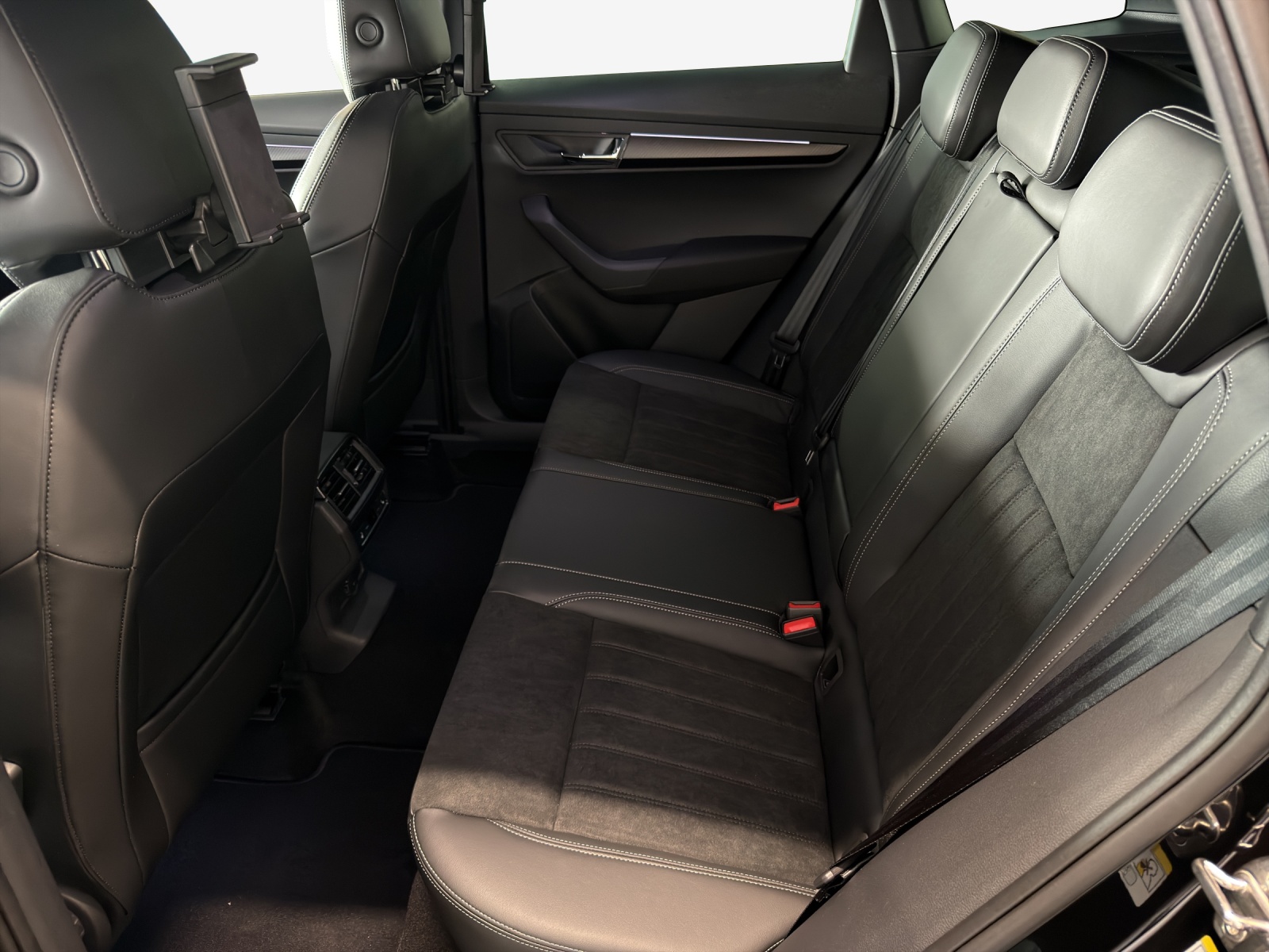 SKODA Karoq 2.0 TSI SportLine 4x4 DSG-image-11
