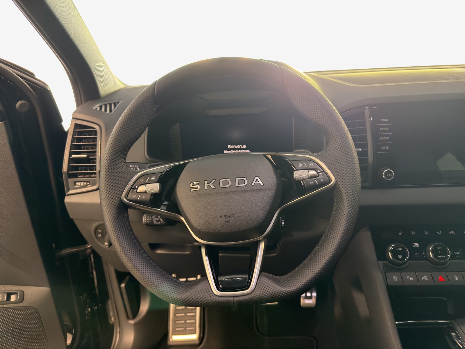 SKODA Karoq 2.0 TSI SportLine 4x4 DSG-image-9