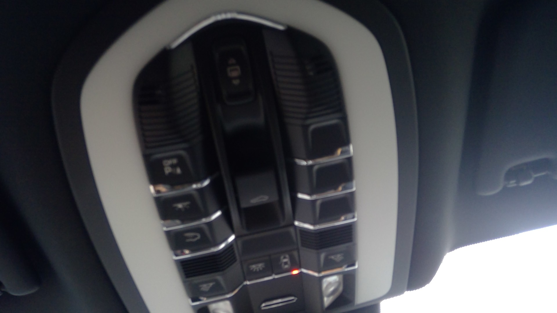 PORSCHE Macan S PDK-image-9