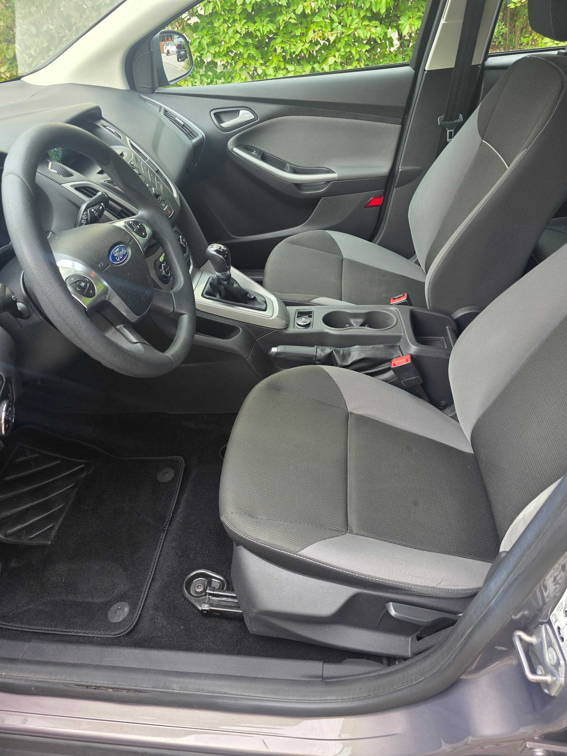 FORD Focus 1.0 SCTi Trend-image-9