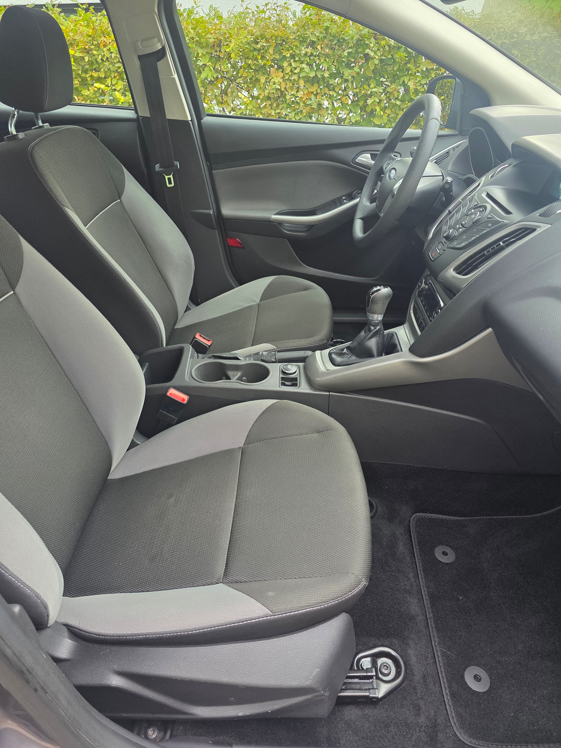 FORD Focus 1.0 SCTi Trend-image-10