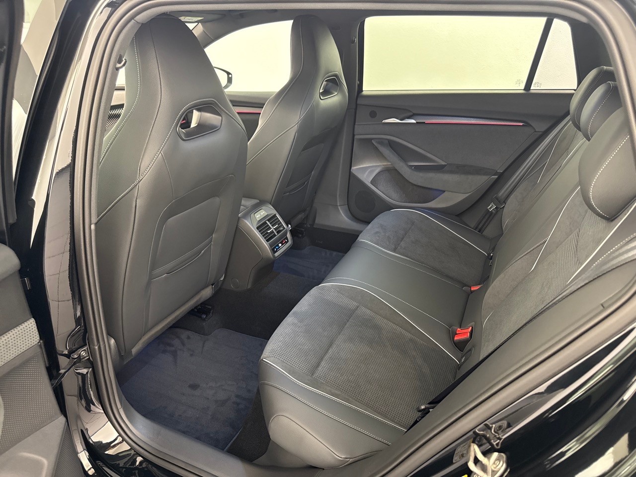SKODA Superb 2.0 TSI Sport. 4x4 DSG-image-4