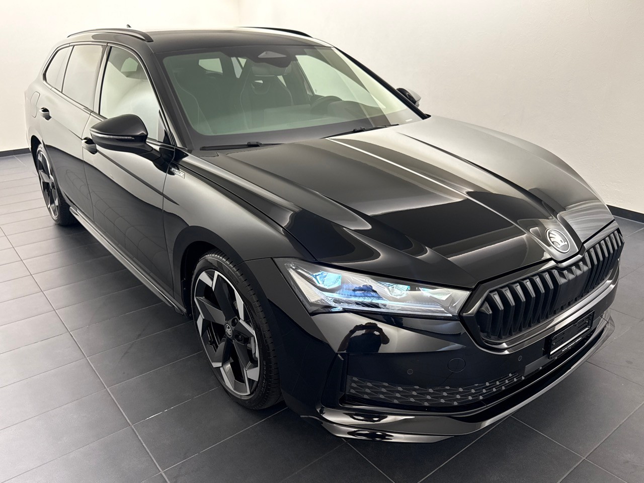 SKODA Superb 2.0 TSI Sport. 4x4 DSG-image-2