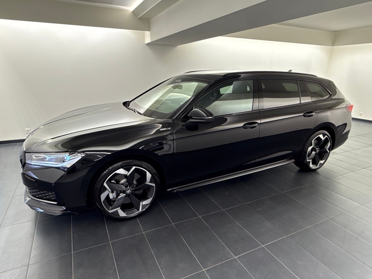SKODA Superb 2.0 TSI Sport. 4x4 DSG-image-17