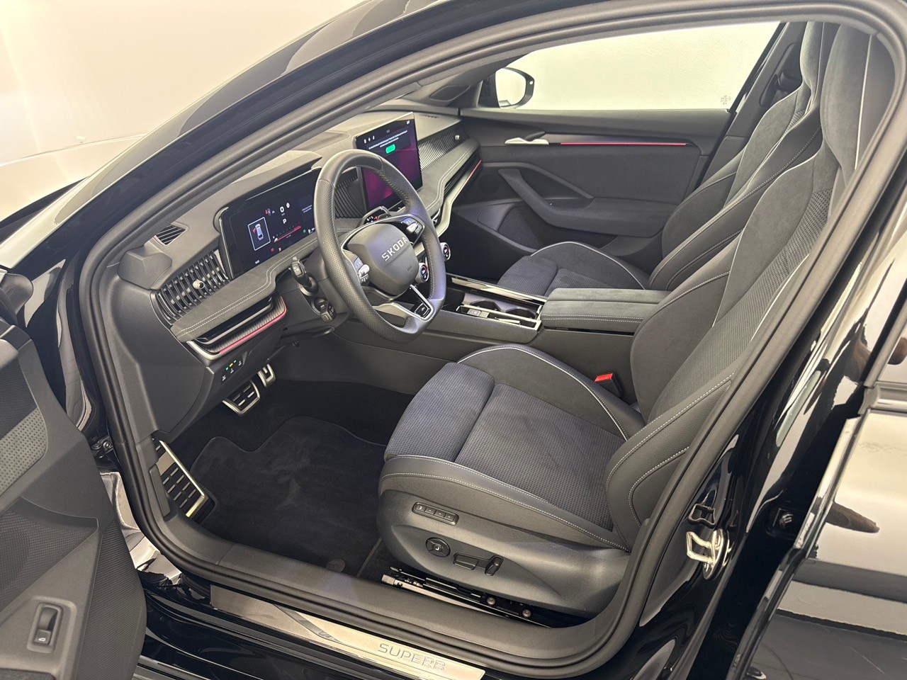 SKODA Superb 2.0 TSI Sport. 4x4 DSG-image-3