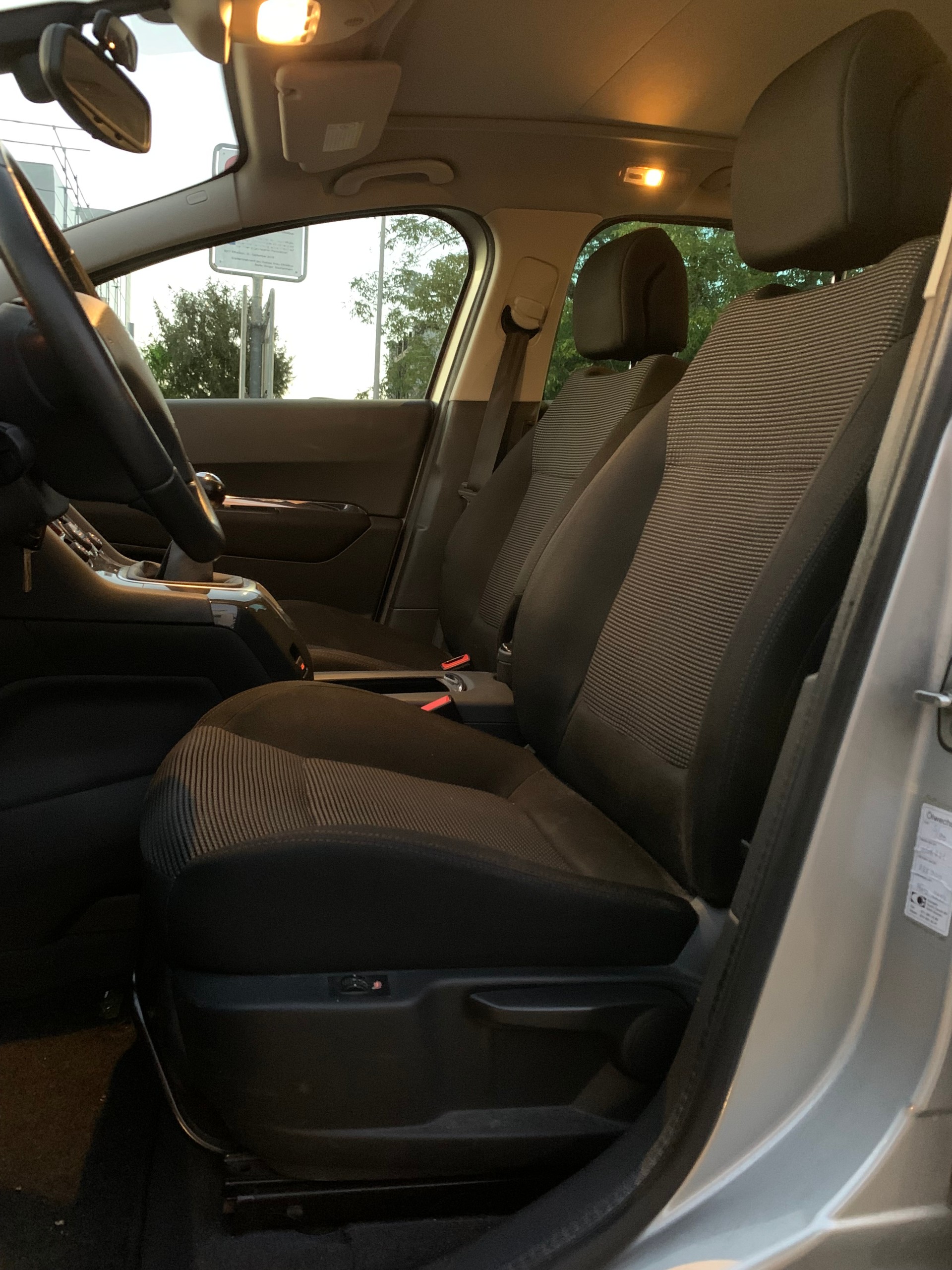 PEUGEOT 5008 2.0 HDI Business-image-10