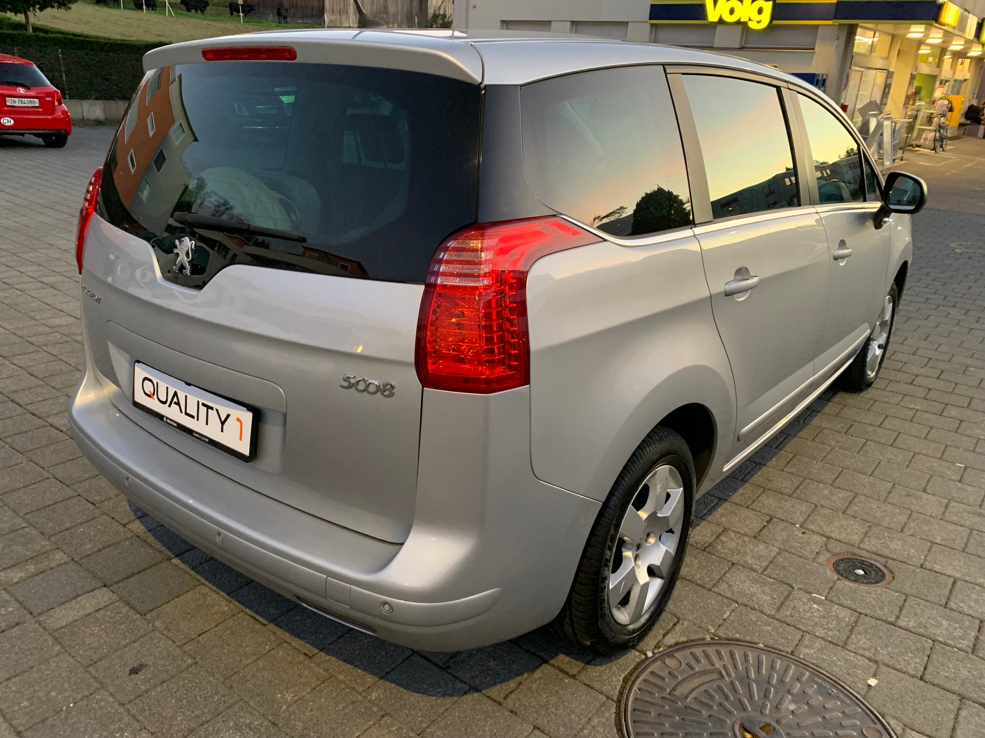 PEUGEOT 5008 2.0 HDI Business-image-2