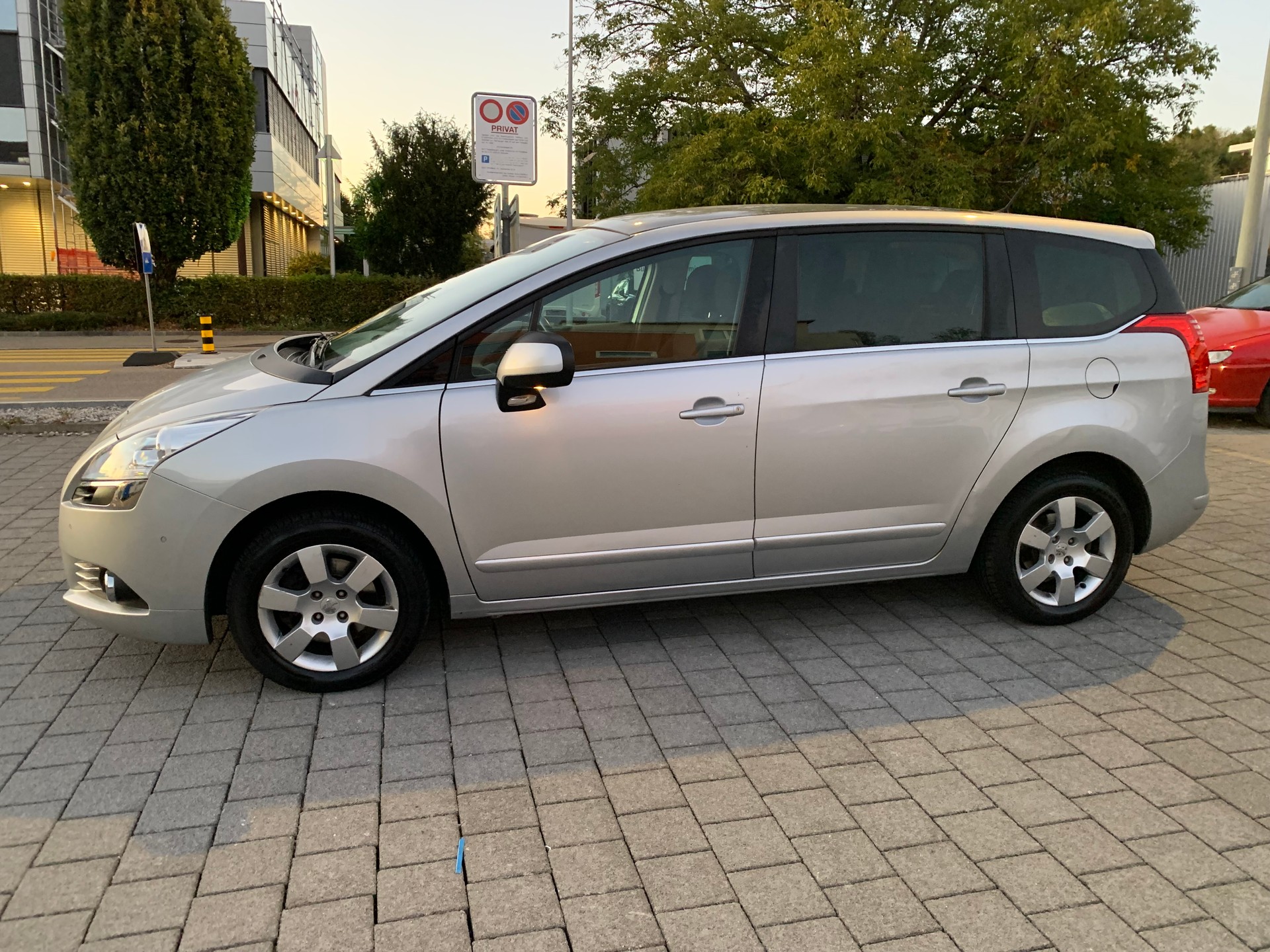PEUGEOT 5008 2.0 HDI Business-image-6