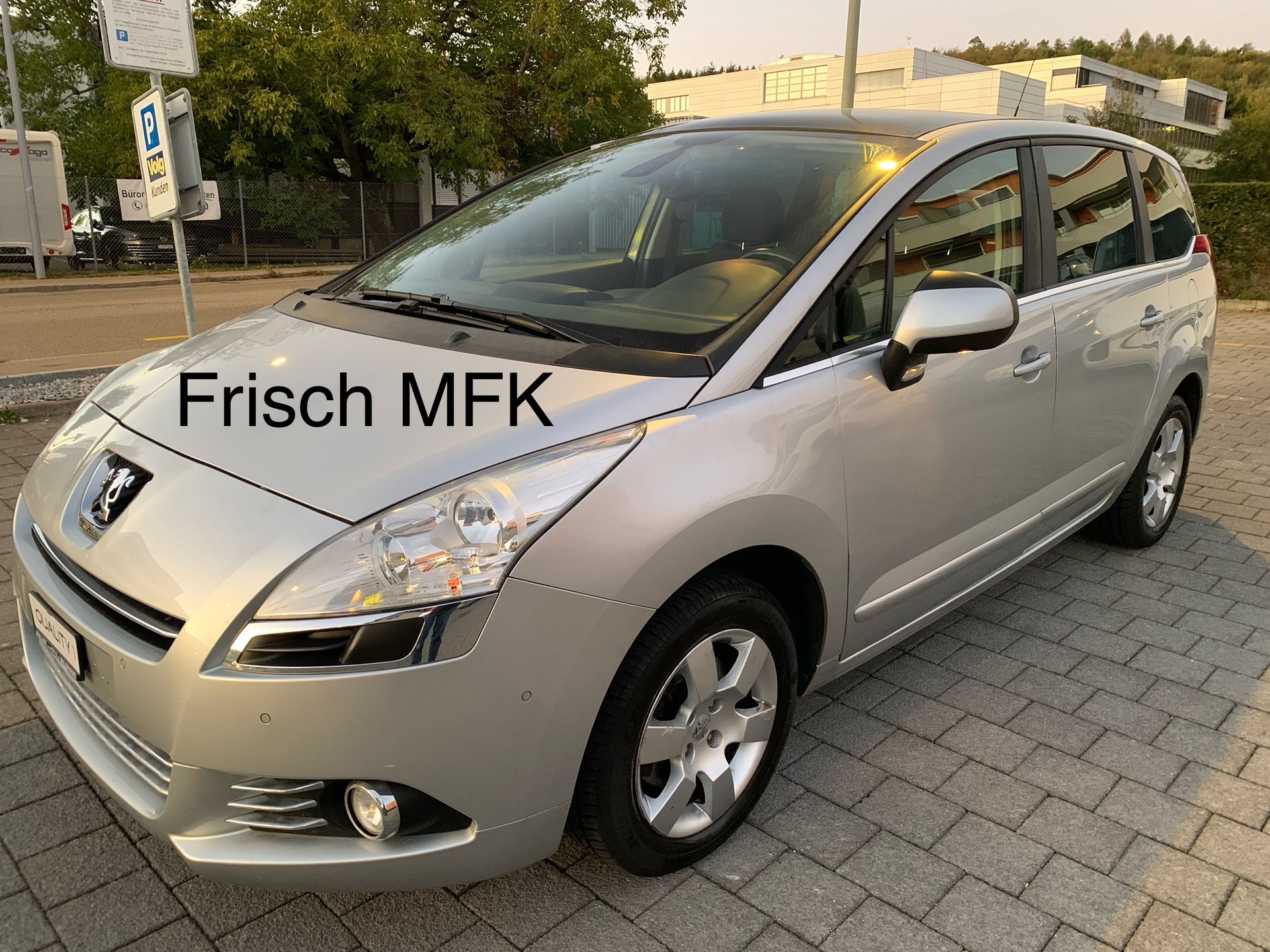 PEUGEOT 5008 2.0 HDI Business-image-0