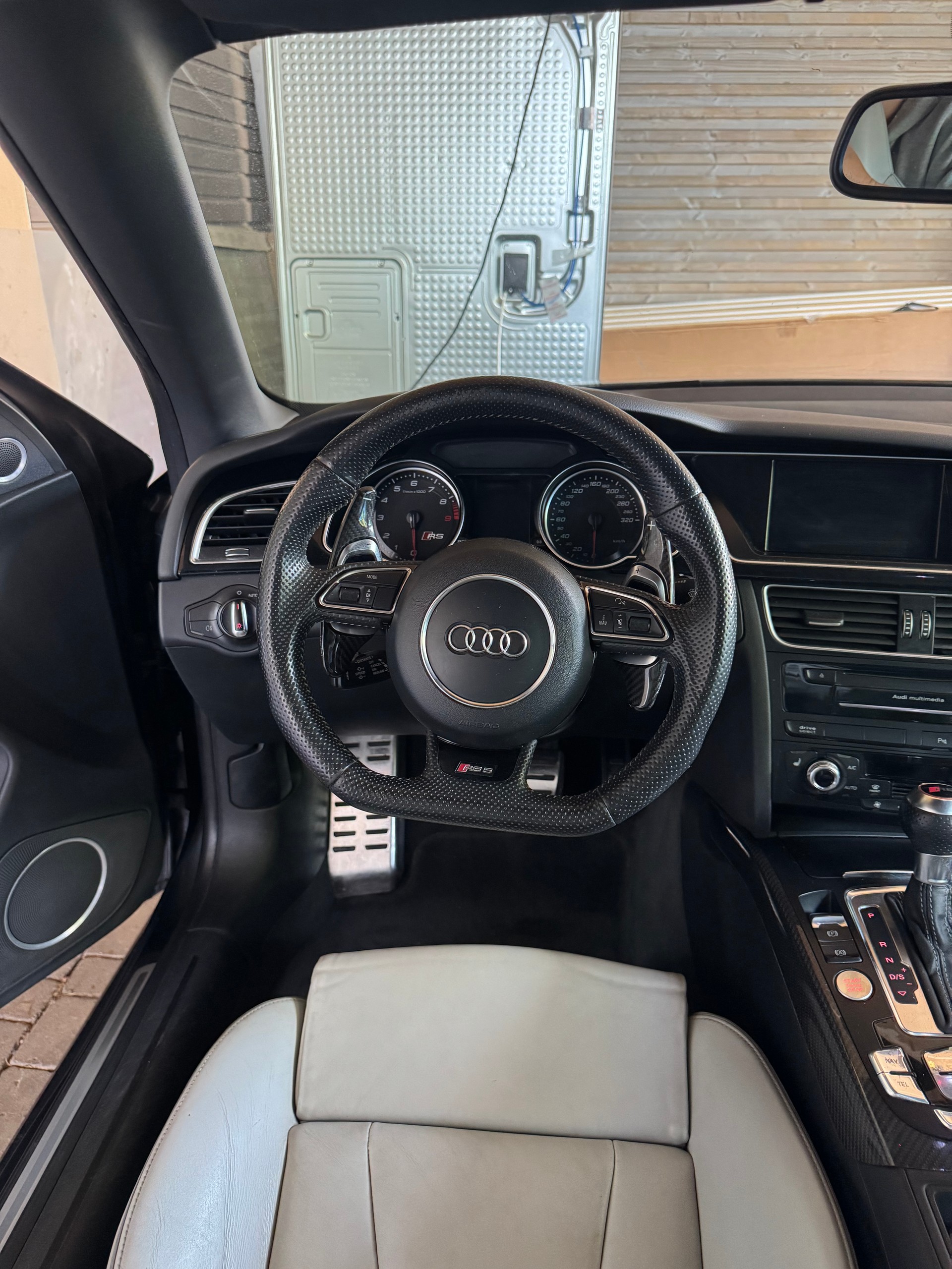 AUDI RS5 4.2 V8 FSI quattro S-Tronic-image-4