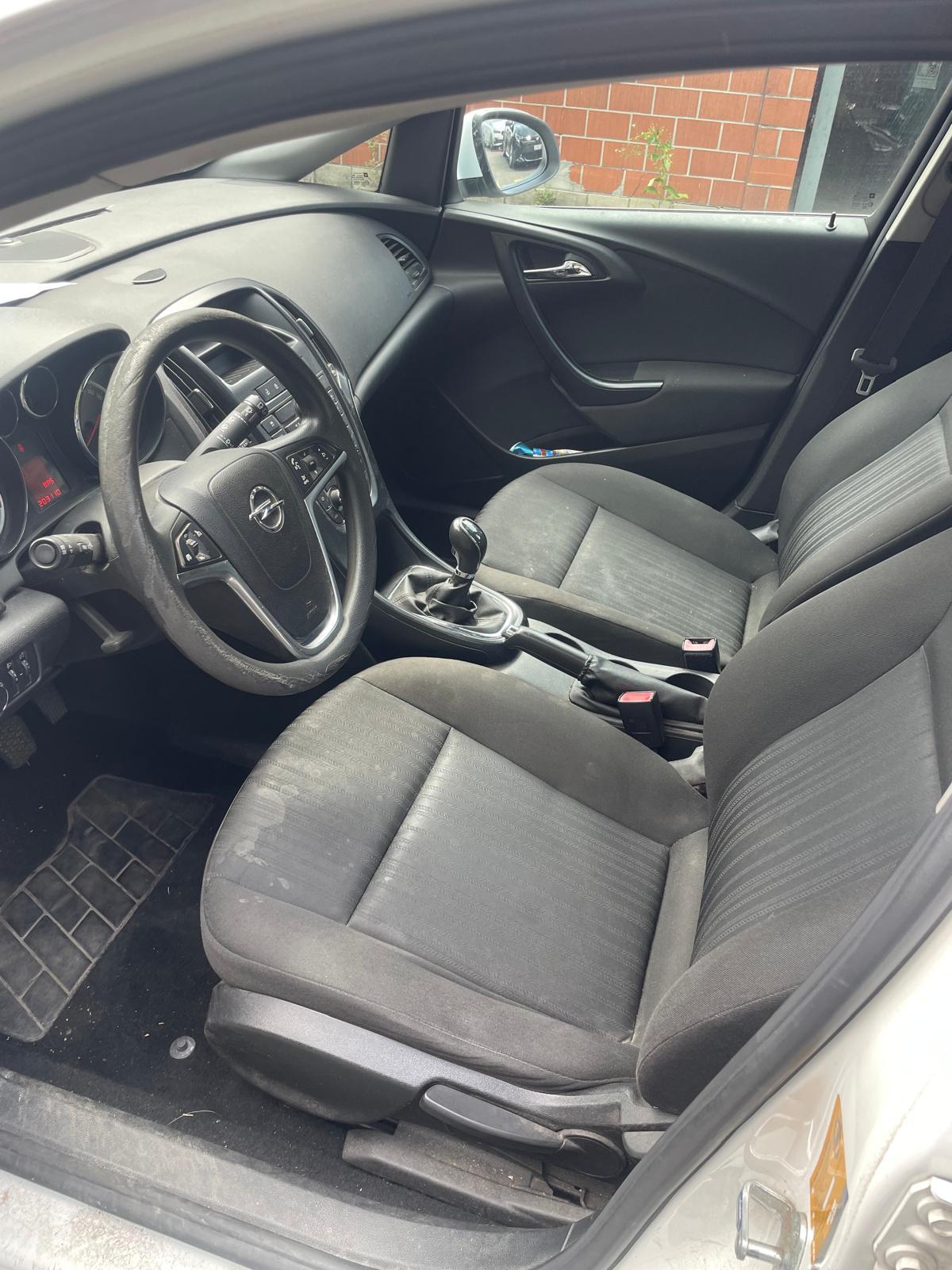 OPEL Astra SportsTourer 1.7 CDTi Enjoy-image-9