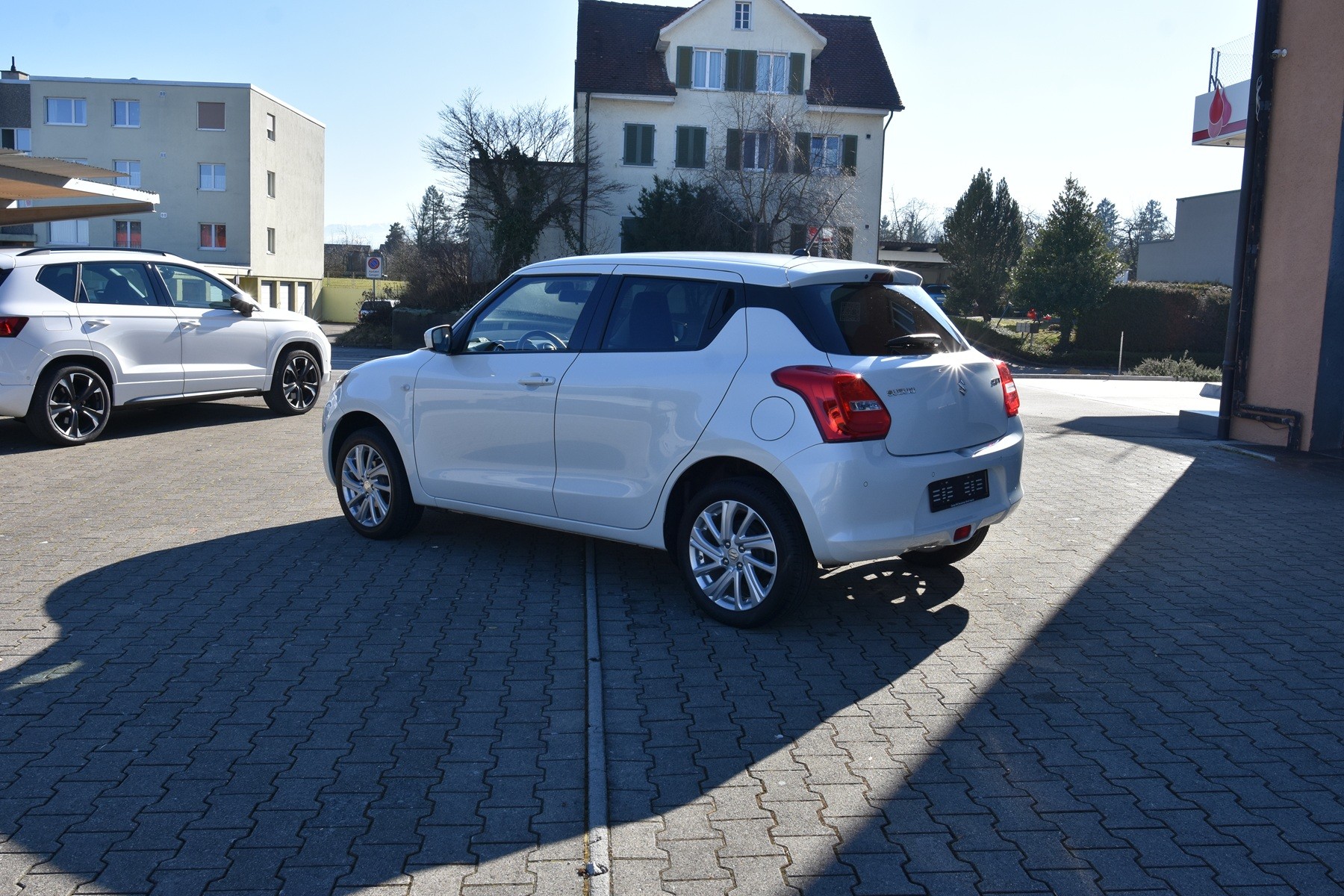 SUZUKI Swift 1.2 Compact + 4x4 Hybrid-image-6
