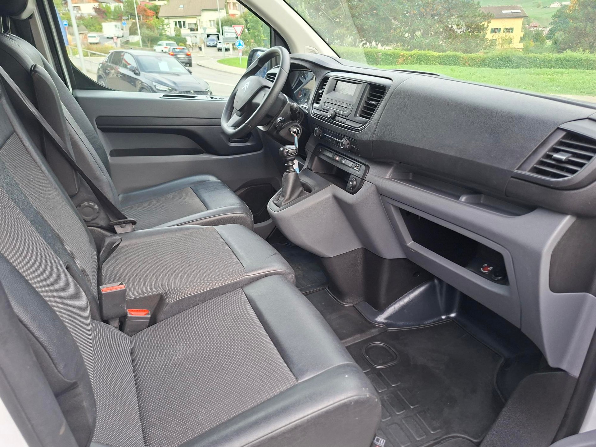 CITROEN Jumpy 2.0 BlueHDi 140 XL Club BVM6-image-9