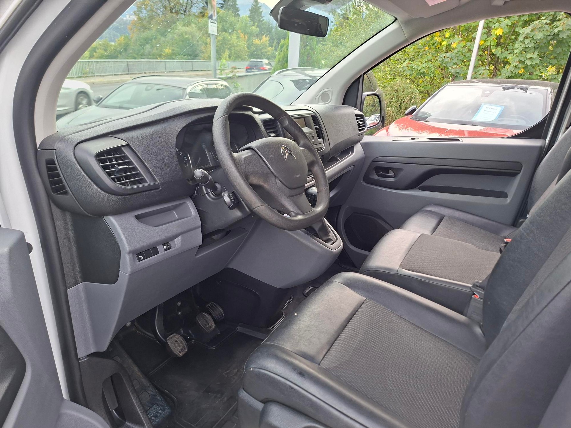 CITROEN Jumpy 2.0 BlueHDi 140 XL Club BVM6-image-8