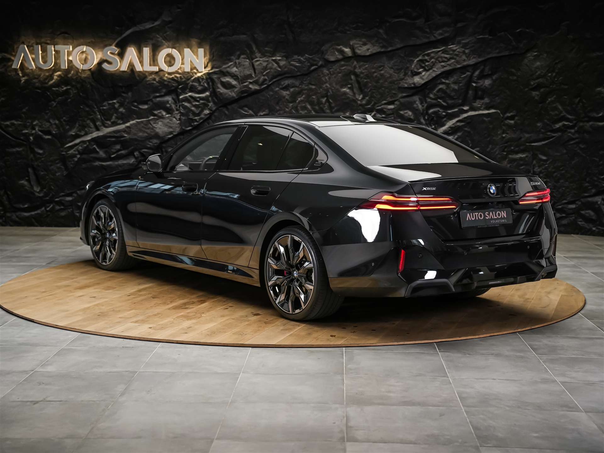 BMW 520d xDrive M Sport Pro Steptronic *Werksgarantie*Iconic Glow*Panorama*Head Up*-showroom-element-2