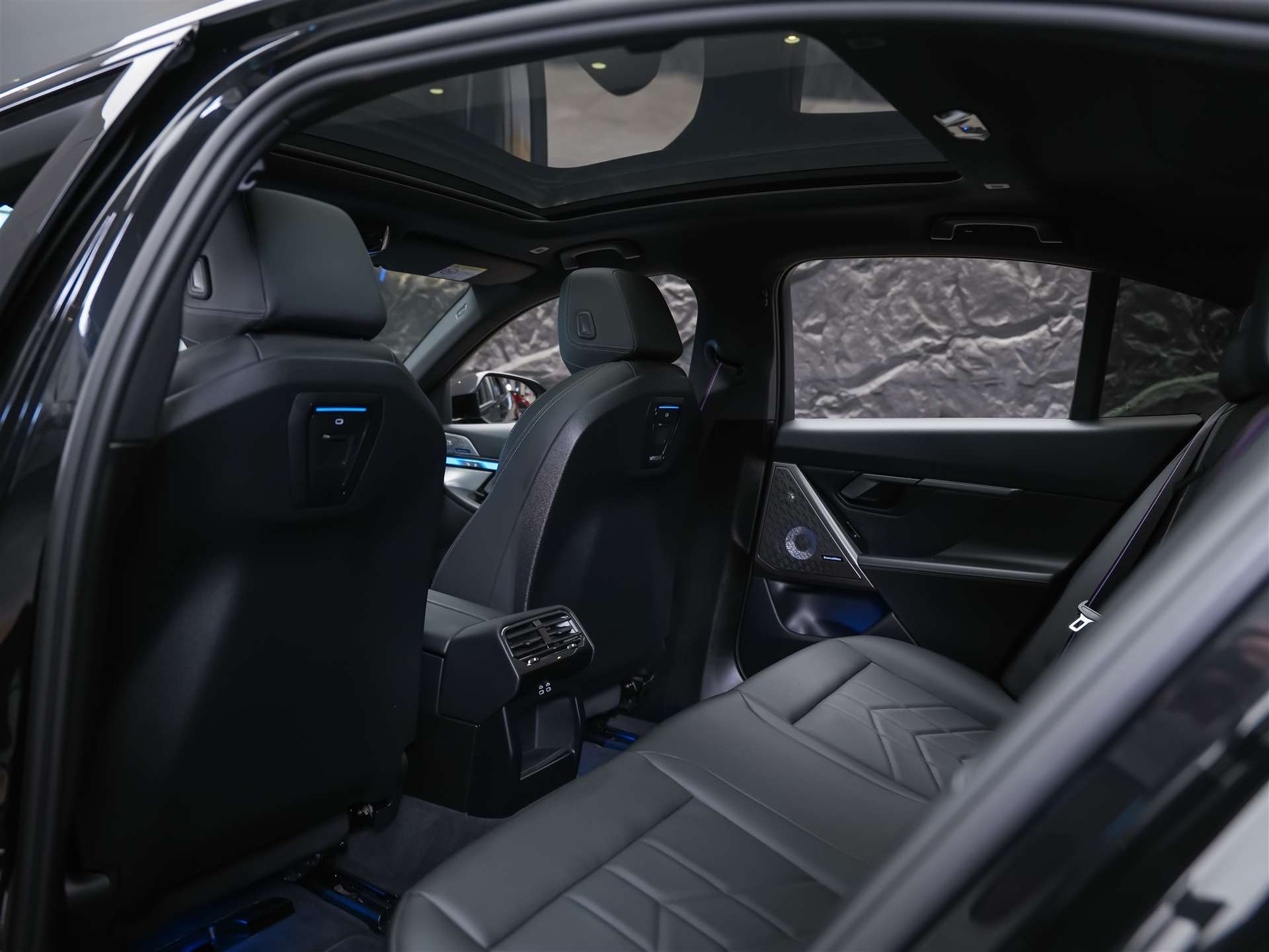 BMW 520d xDrive M Sport Pro Steptronic *Werksgarantie*Iconic Glow*Panorama*Head Up*-image-12