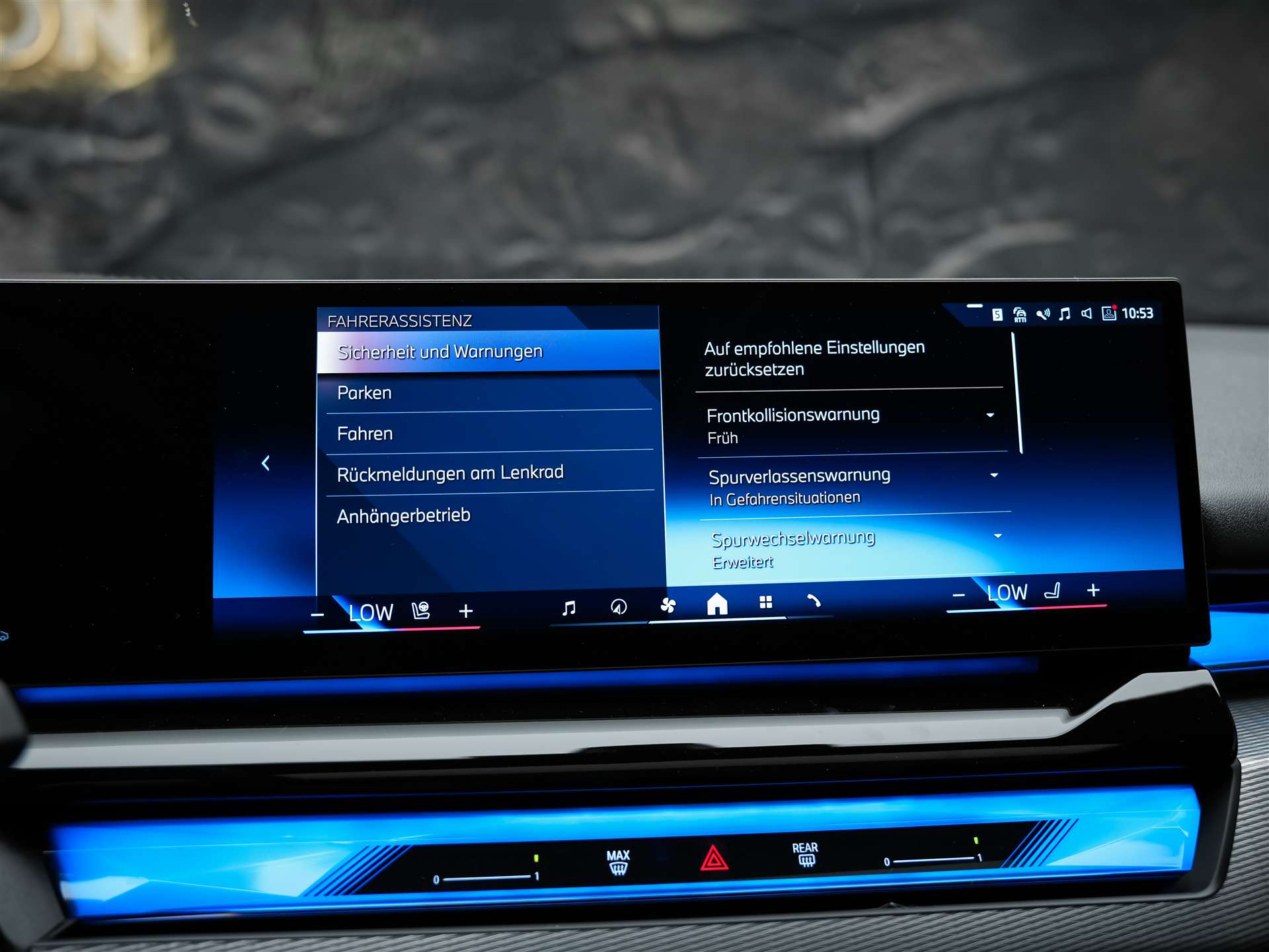 BMW 520d xDrive M Sport Pro Steptronic *Werksgarantie*Iconic Glow*Panorama*Head Up*-image-38