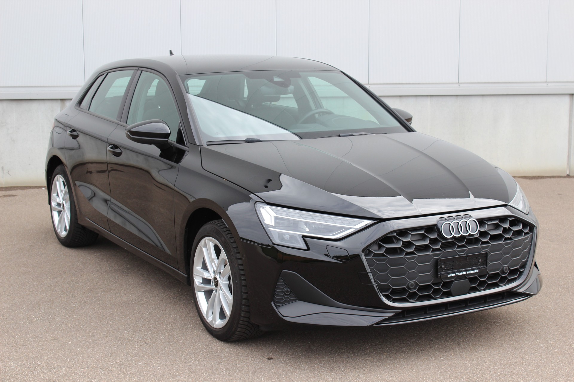 AUDI A3 Sportback 35 TFSI Attraction S-tronic-image-2