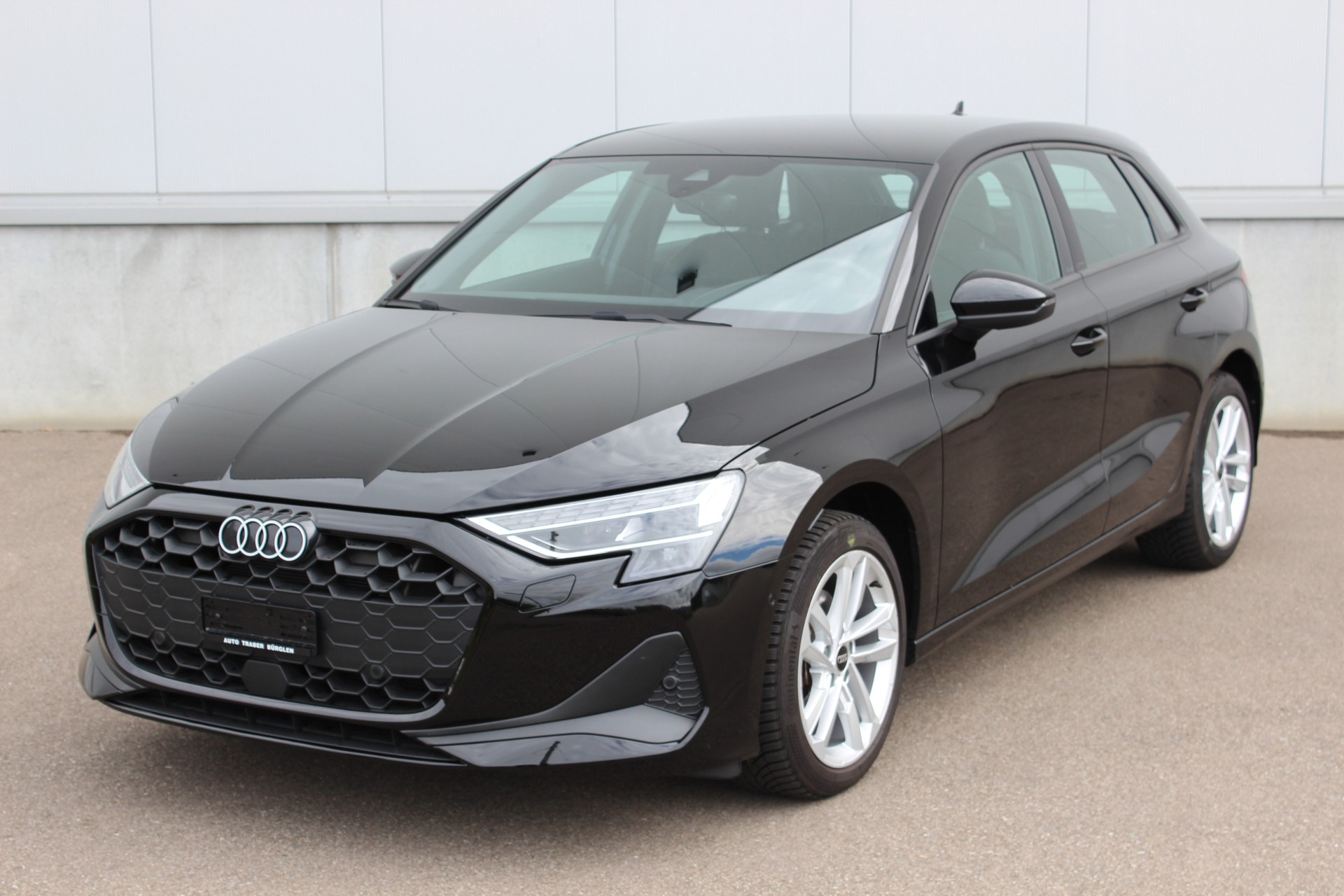 AUDI A3 Sportback 35 TFSI Attraction S-tronic-image-0