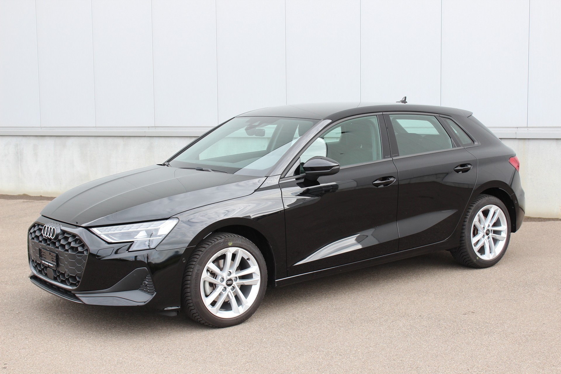 AUDI A3 Sportback 35 TFSI Attraction S-tronic-image-1
