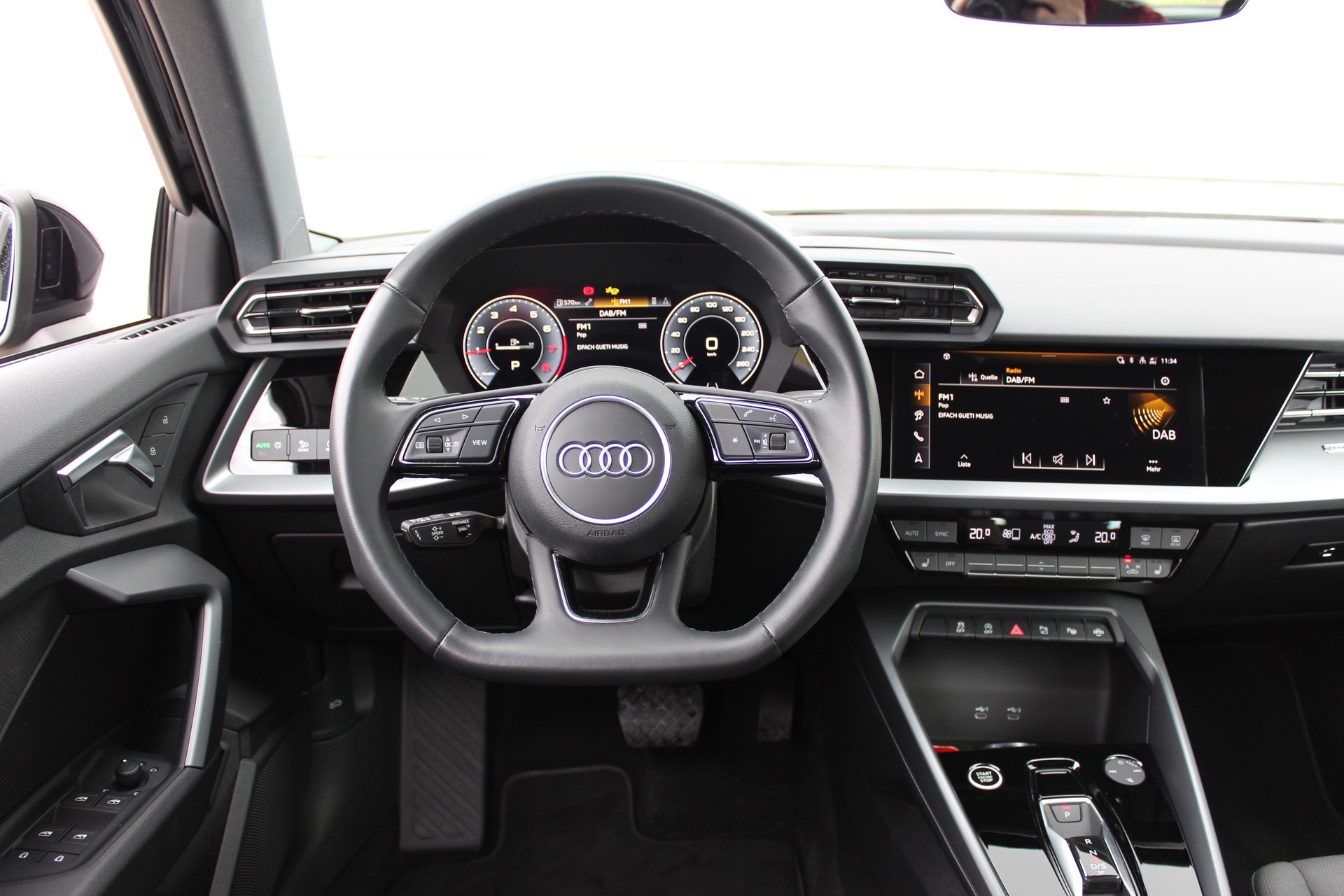 AUDI A3 Sportback 35 TFSI Attraction S-tronic-image-8