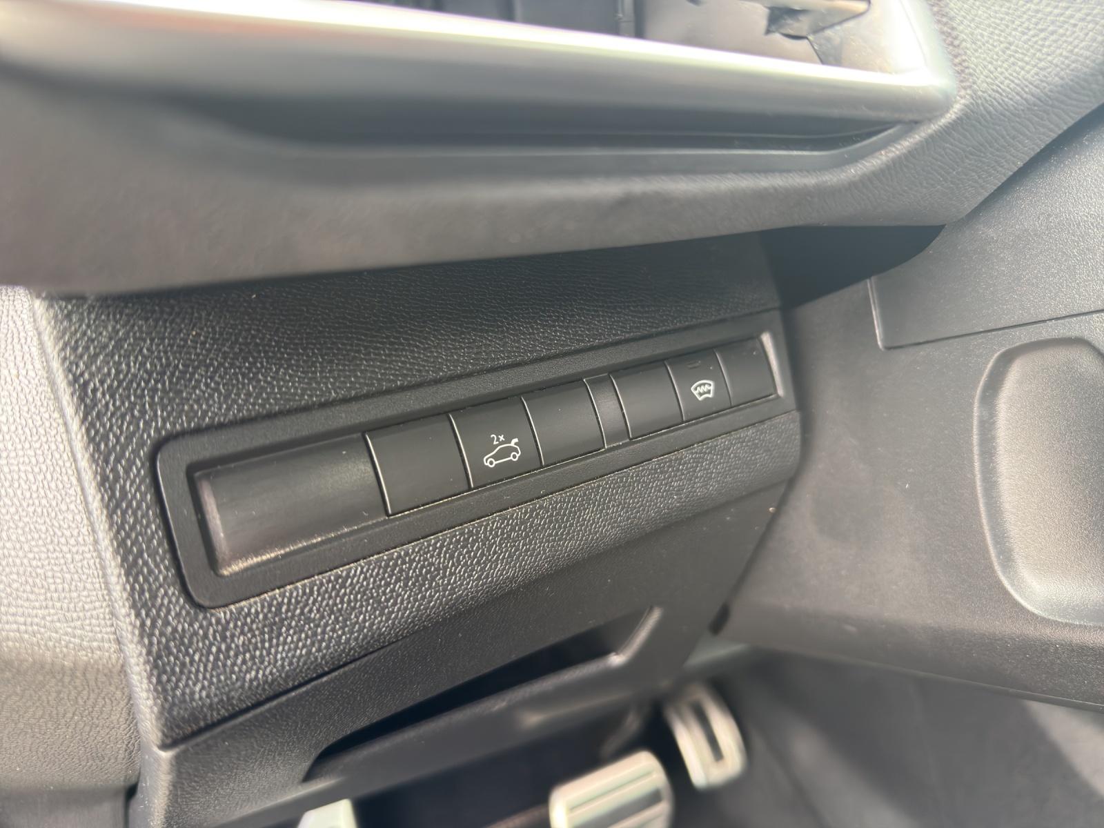 PEUGEOT 5008 2.0 BlueHDi 180 GT-image-11