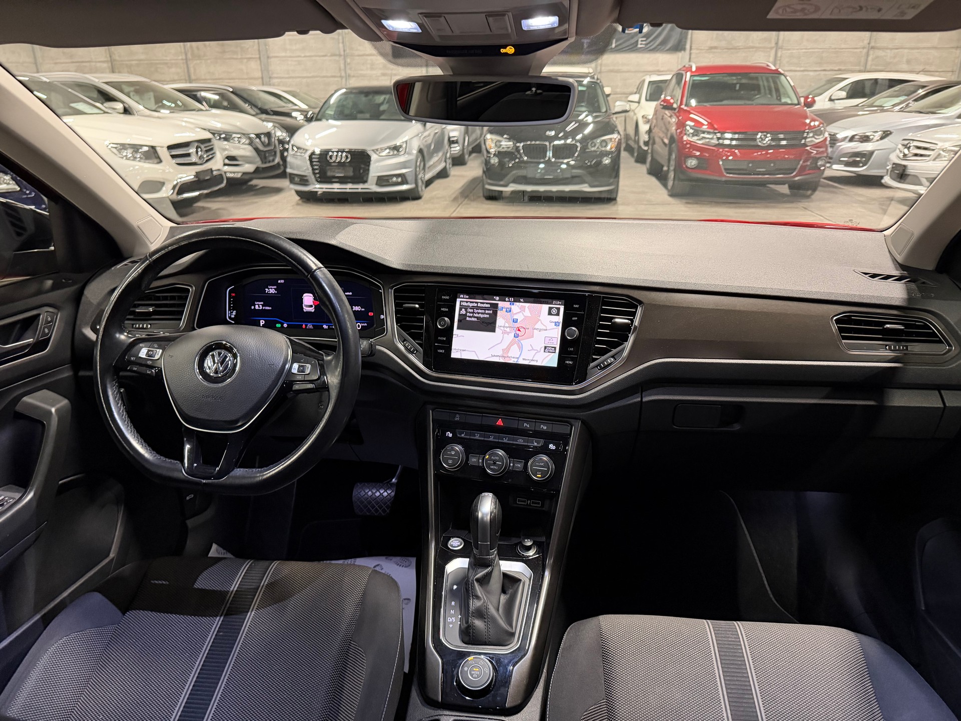VW T-Roc 1.5 TSI EVO Advance DSG 4Motion-image-14