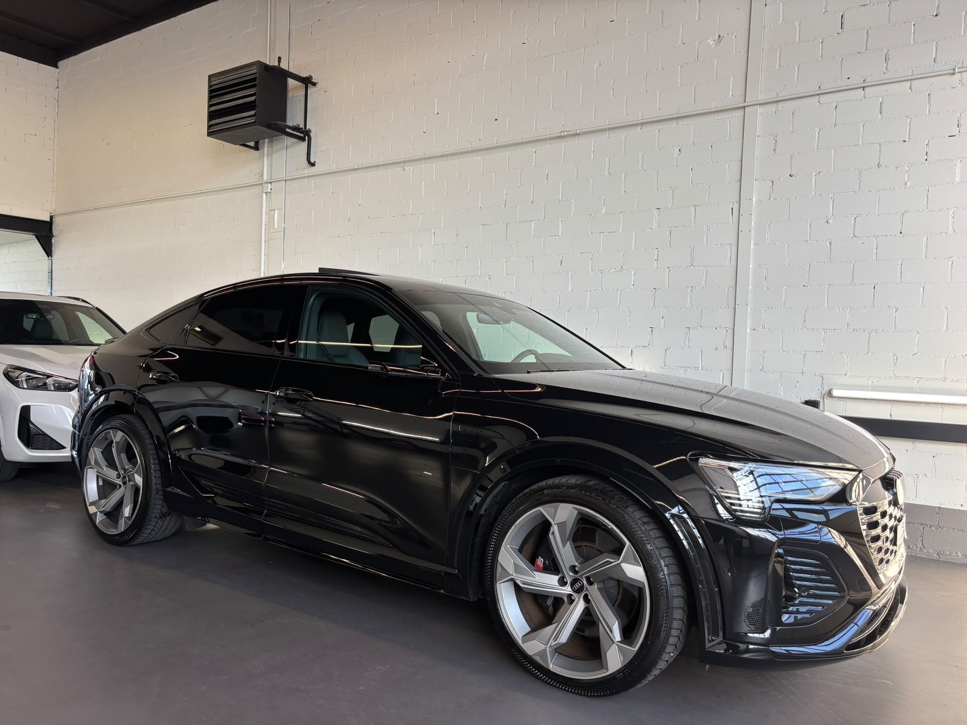 AUDI SQ8 Sportback e-tron quattro-image-2