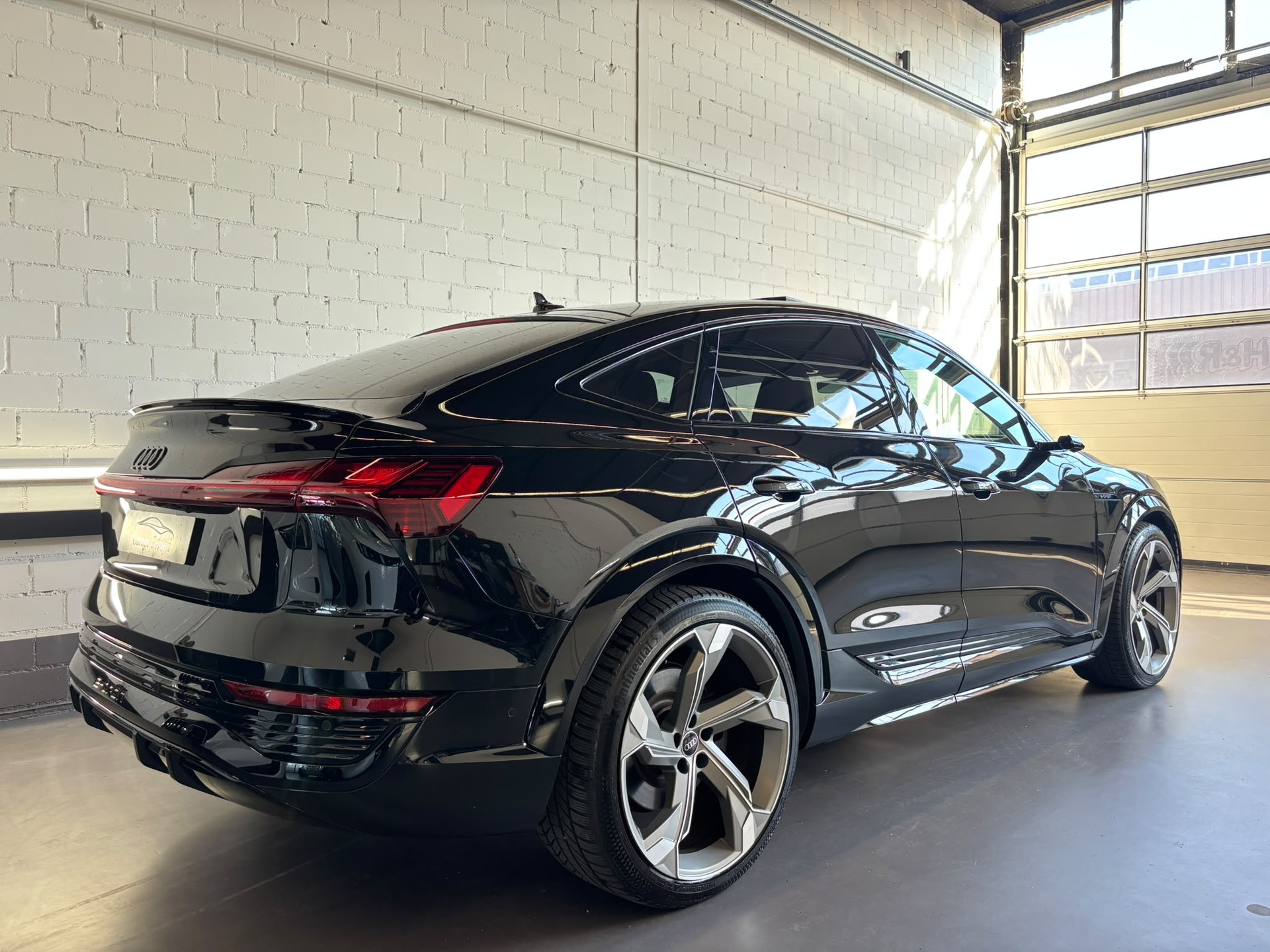 AUDI SQ8 Sportback e-tron quattro-image-11