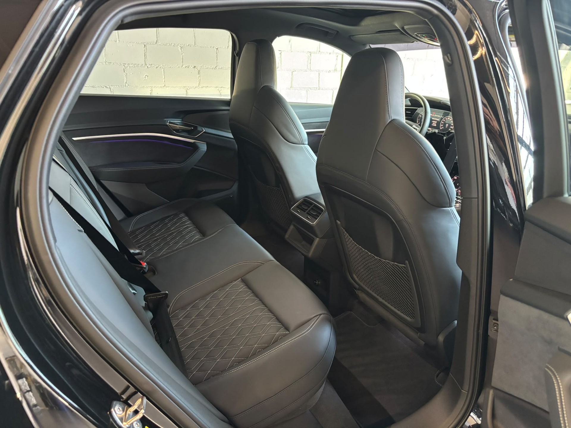 AUDI SQ8 Sportback e-tron quattro-image-10