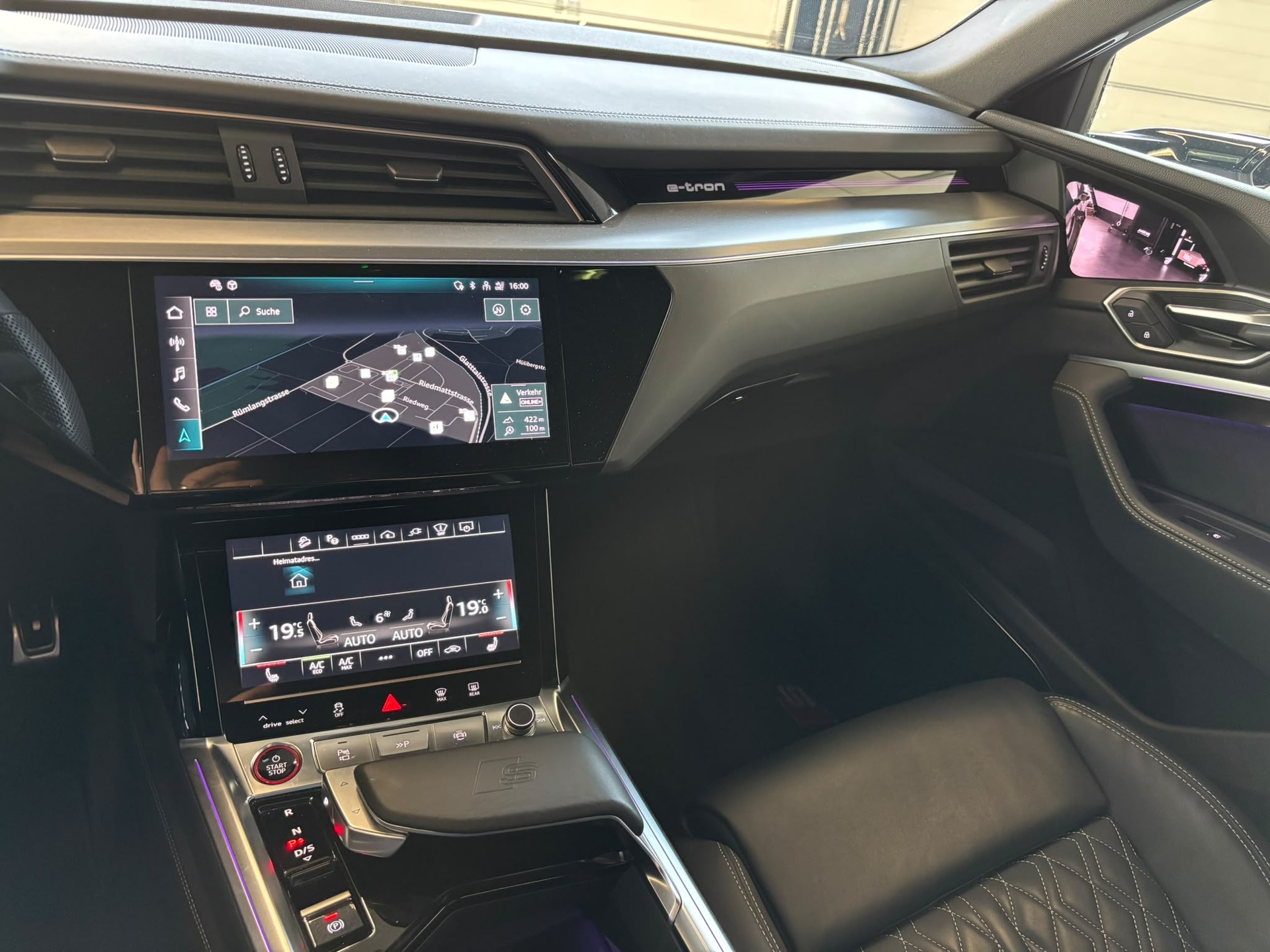 AUDI SQ8 Sportback e-tron quattro-image-6