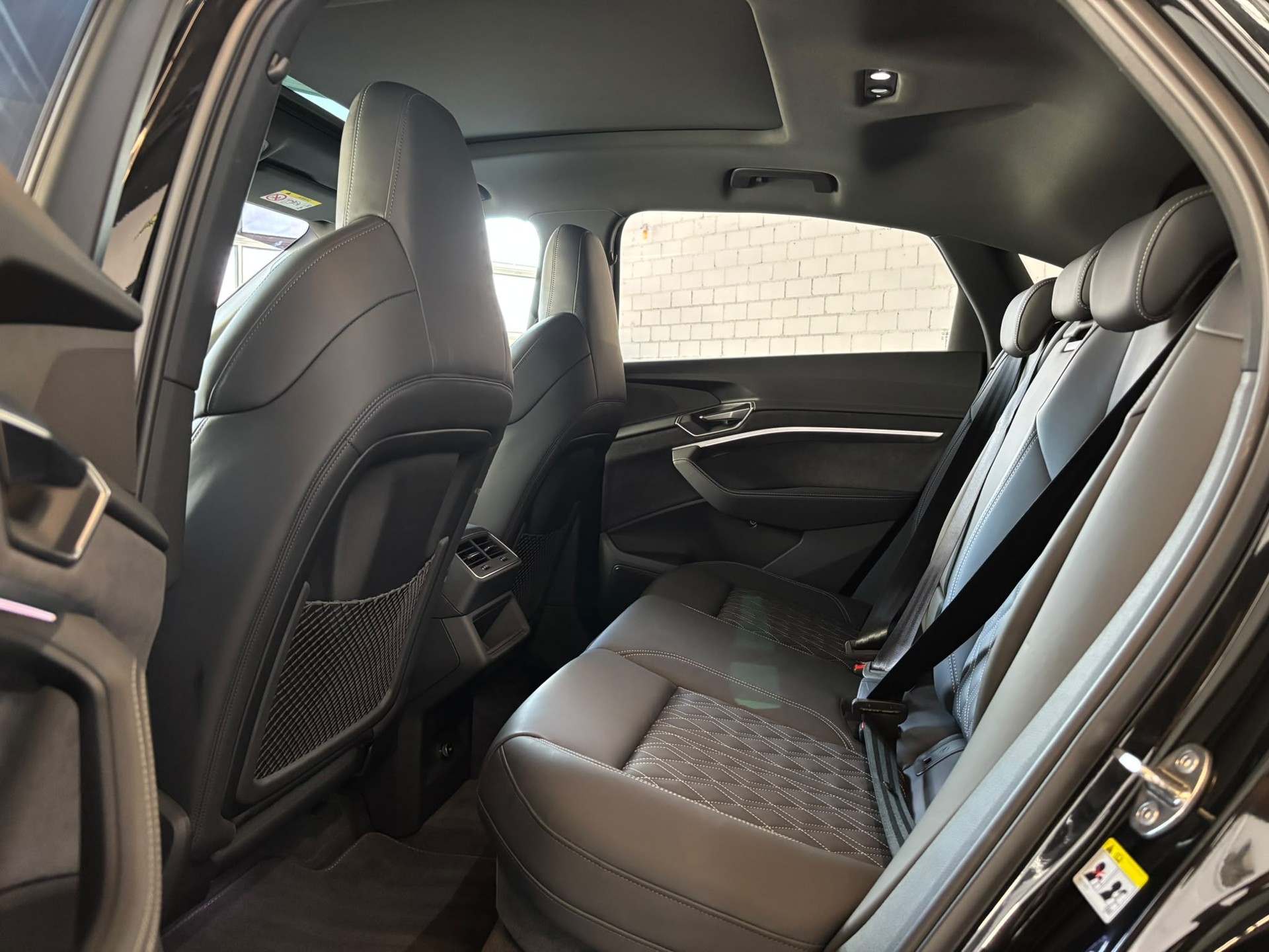 AUDI SQ8 Sportback e-tron quattro-image-4